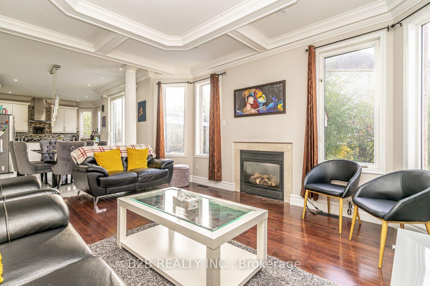 Photo 10 of 12 Valleywest Road, Brampton, Vales of Castlemore — HOMEH