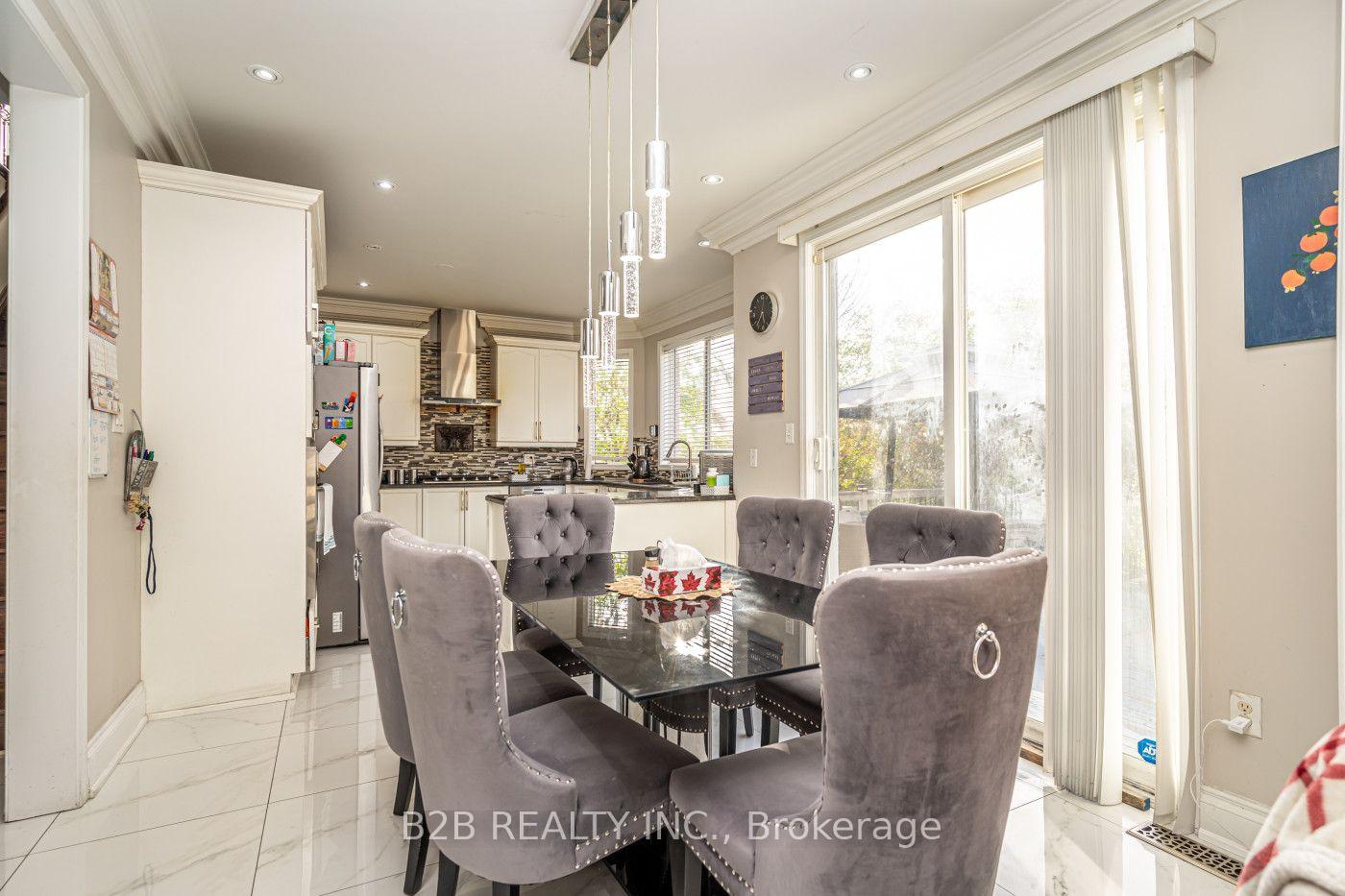 Photo 12 of 12 Valleywest Road, Brampton, Vales of Castlemore — HOMEH