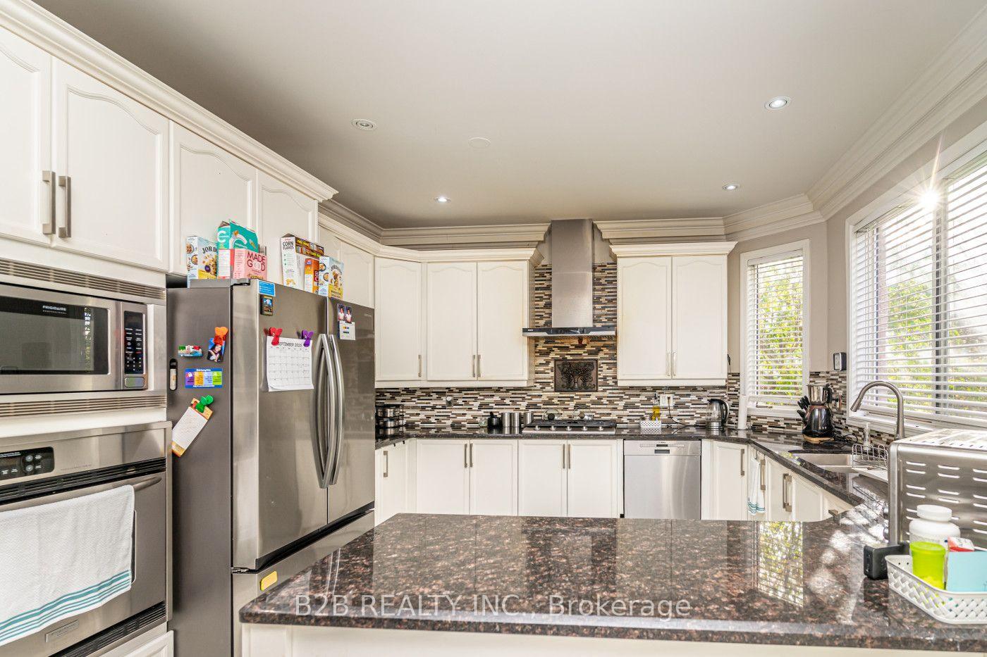 Photo 13 of 12 Valleywest Road, Brampton, Vales of Castlemore — HOMEH
