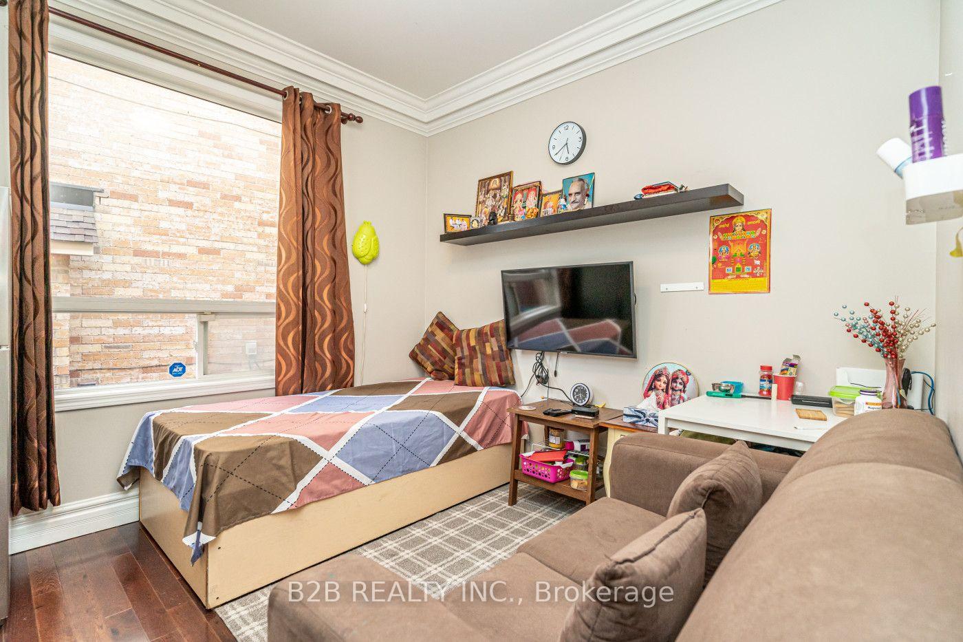 Photo 16 of 12 Valleywest Road, Brampton, Vales of Castlemore — HOMEH