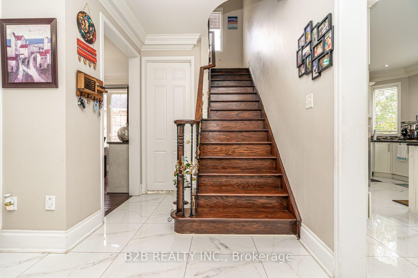 Photo 18 of 12 Valleywest Road, Brampton, Vales of Castlemore — HOMEH