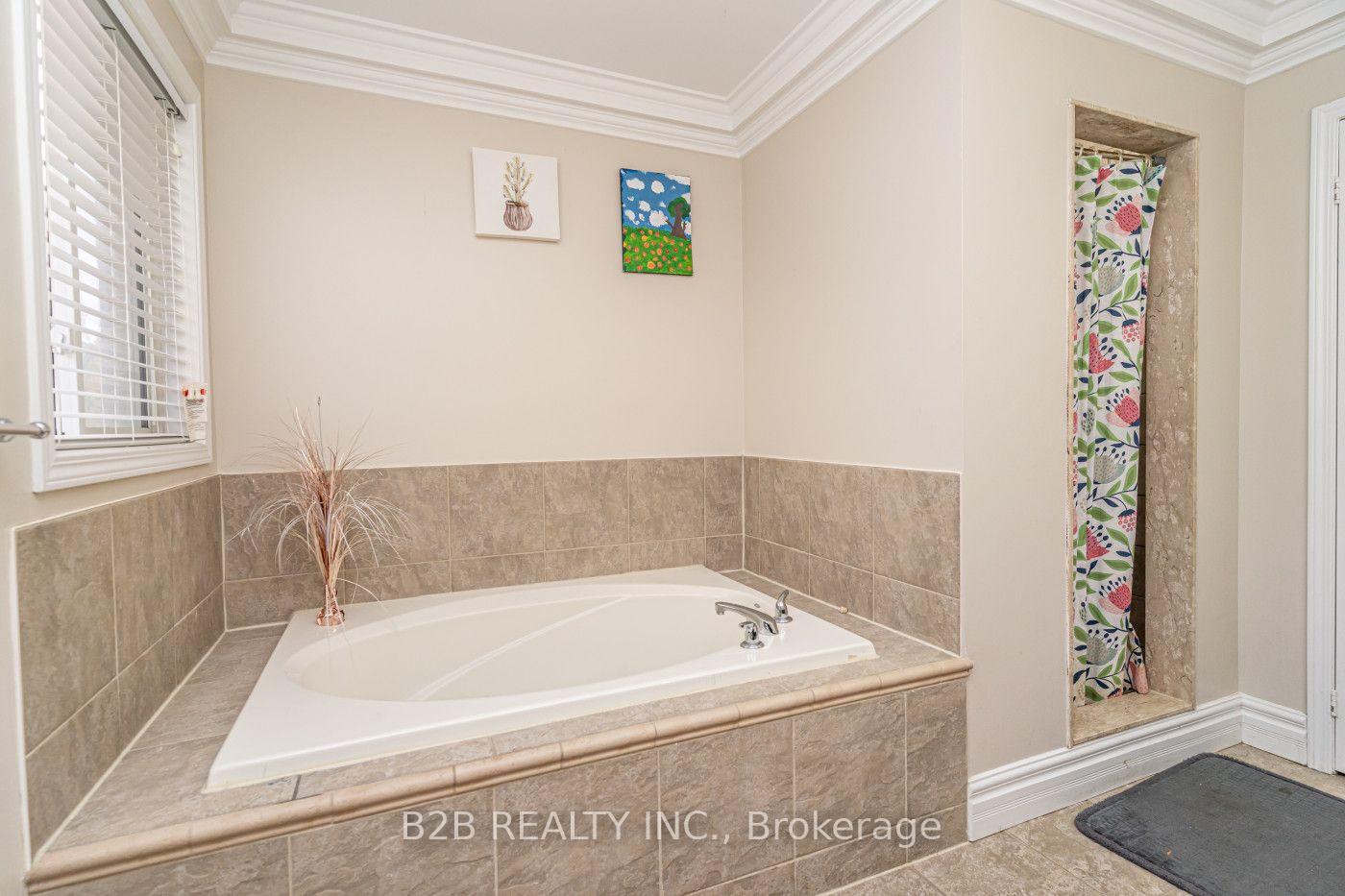 Photo 22 of 12 Valleywest Road, Brampton, Vales of Castlemore — HOMEH
