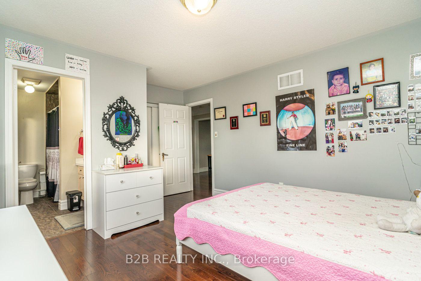 Photo 24 of 12 Valleywest Road, Brampton, Vales of Castlemore — HOMEH