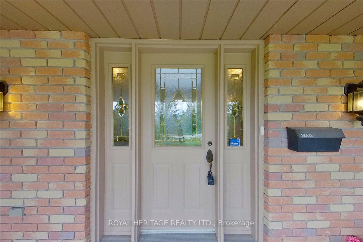 Photo 4 of 2 Mill Street, Kawartha Lakes, Bobcaygeon — HOMEH
