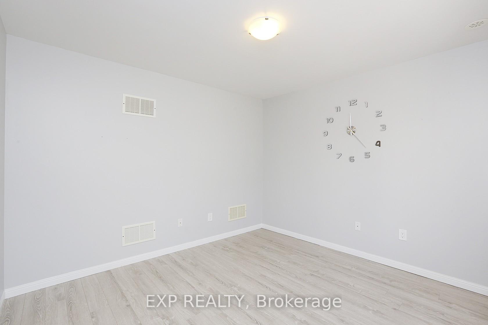 Photo 5 of 11 Crossbill Road, Brampton, Northwest Brampton — HOMEH