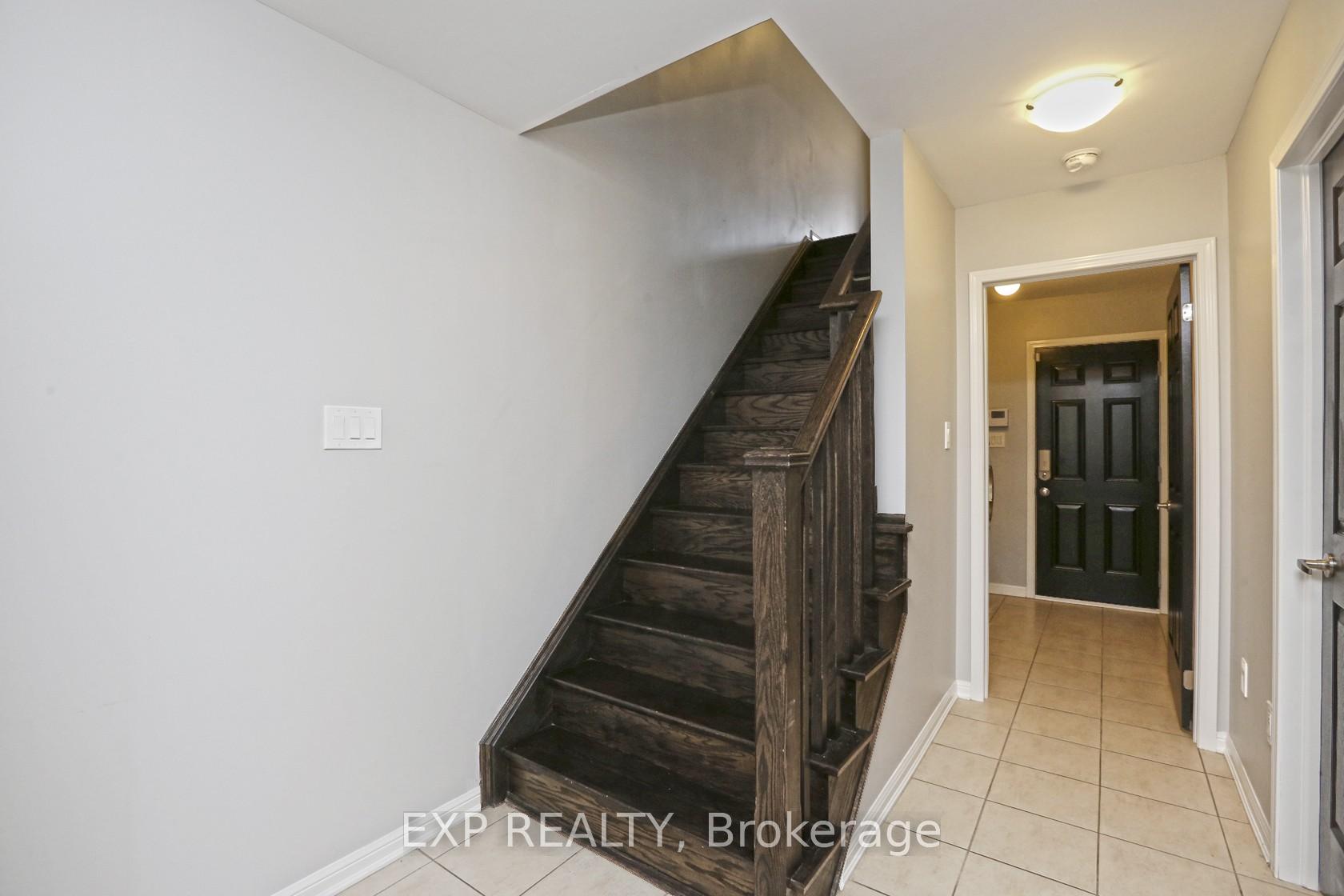 Photo 8 of 11 Crossbill Road, Brampton, Northwest Brampton — HOMEH