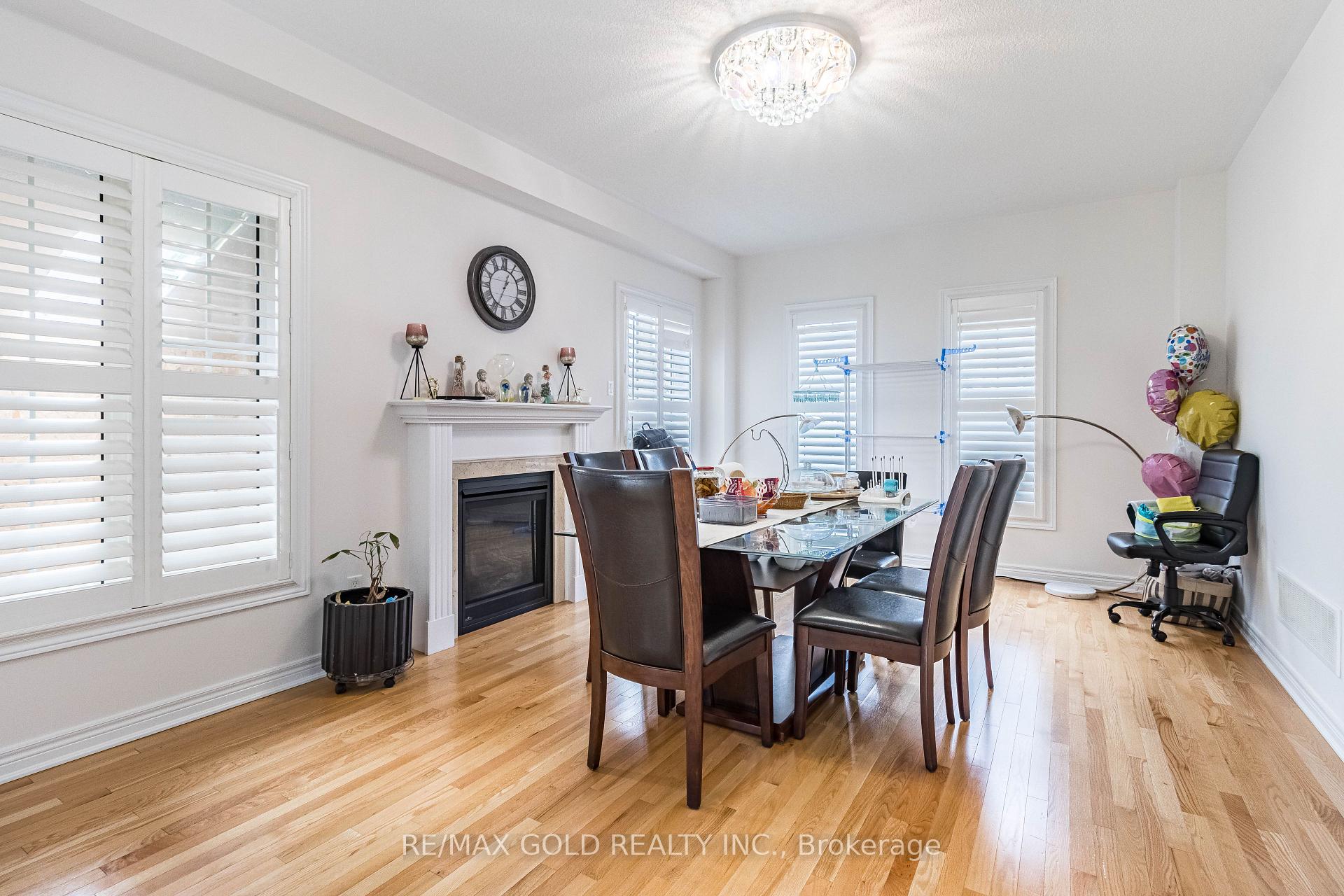 Photo 8 of 110 Banbridge Crescent, Brampton, Credit Valley — HOMEH