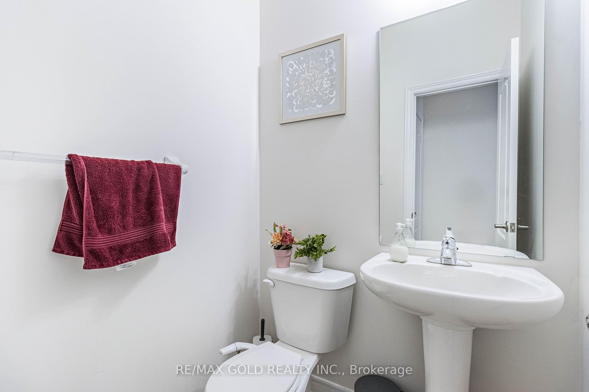 Photo 12 of 110 Banbridge Crescent, Brampton, Credit Valley — HOMEH