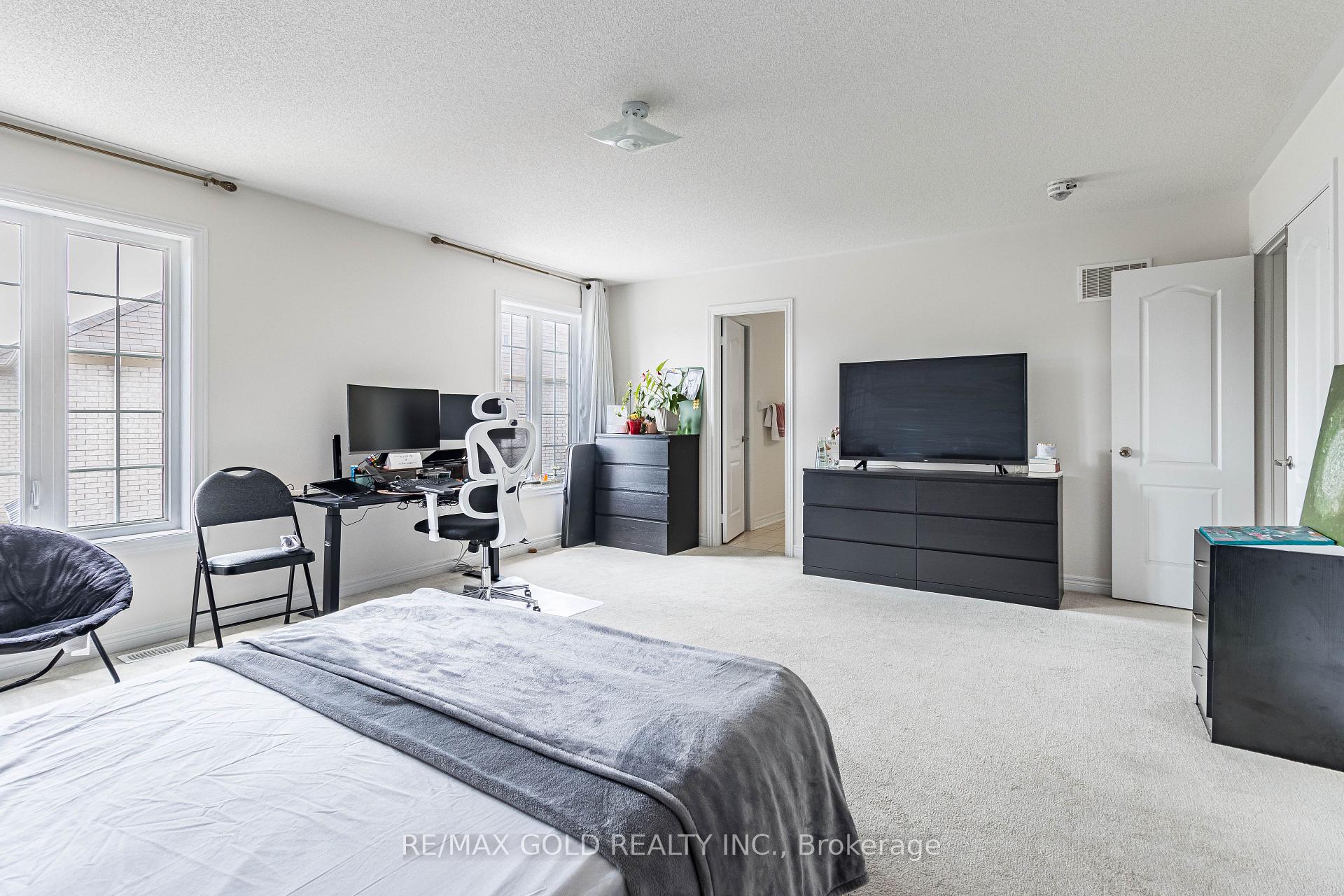 Photo 14 of 110 Banbridge Crescent, Brampton, Credit Valley — HOMEH