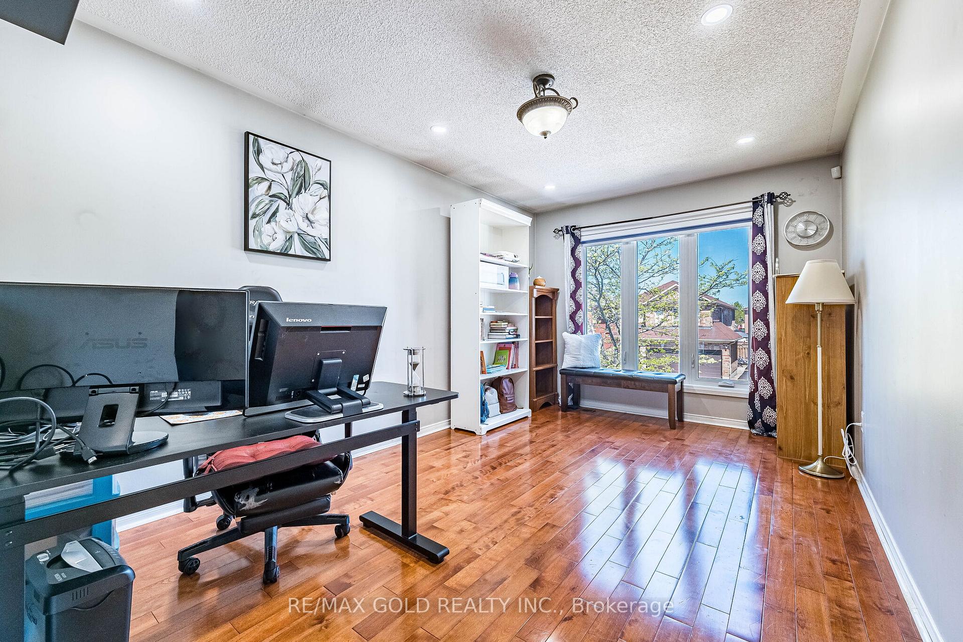 Photo 18 of 7 Roadmaster Lane, Brampton, Fletcher's Meadow — HOMEH
