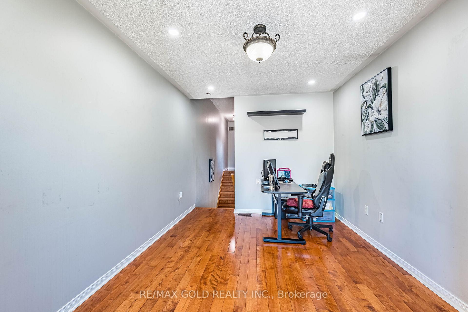 Photo 19 of 7 Roadmaster Lane, Brampton, Fletcher's Meadow — HOMEH