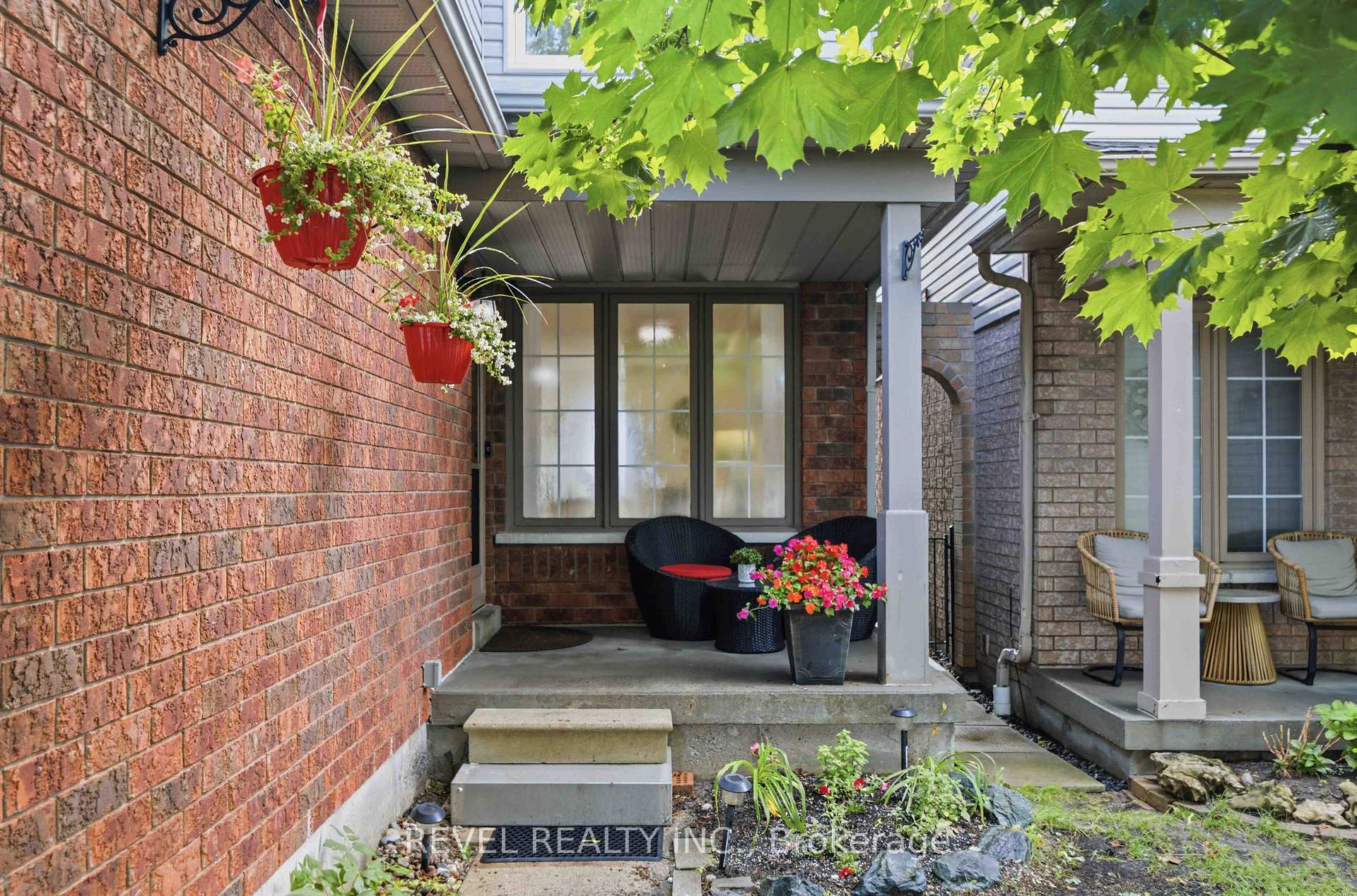 Photo 2 of 56 Greengrove Way, Whitby, Rolling Acres — HOMEH