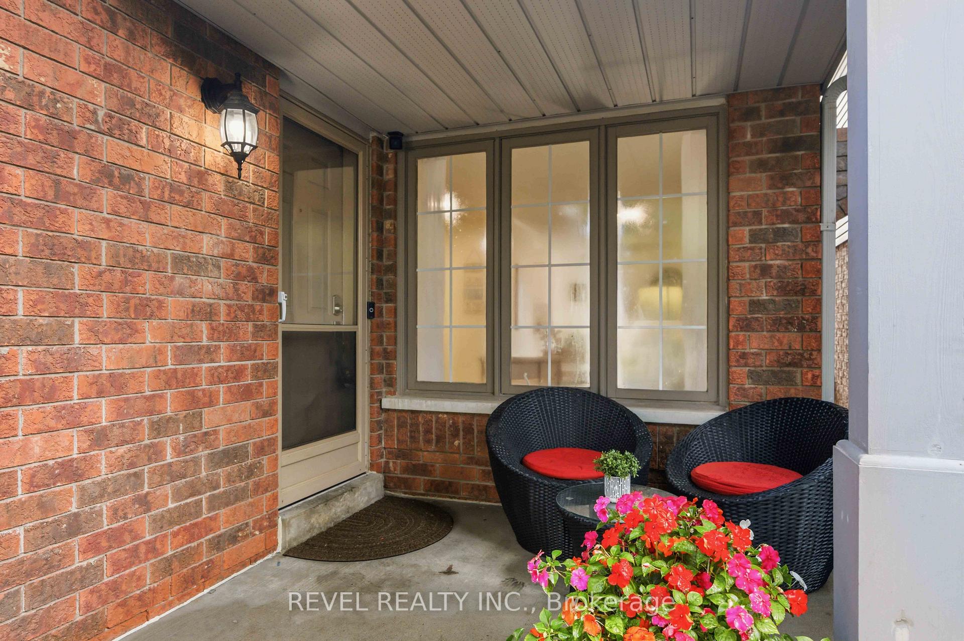 Photo 3 of 56 Greengrove Way, Whitby, Rolling Acres — HOMEH
