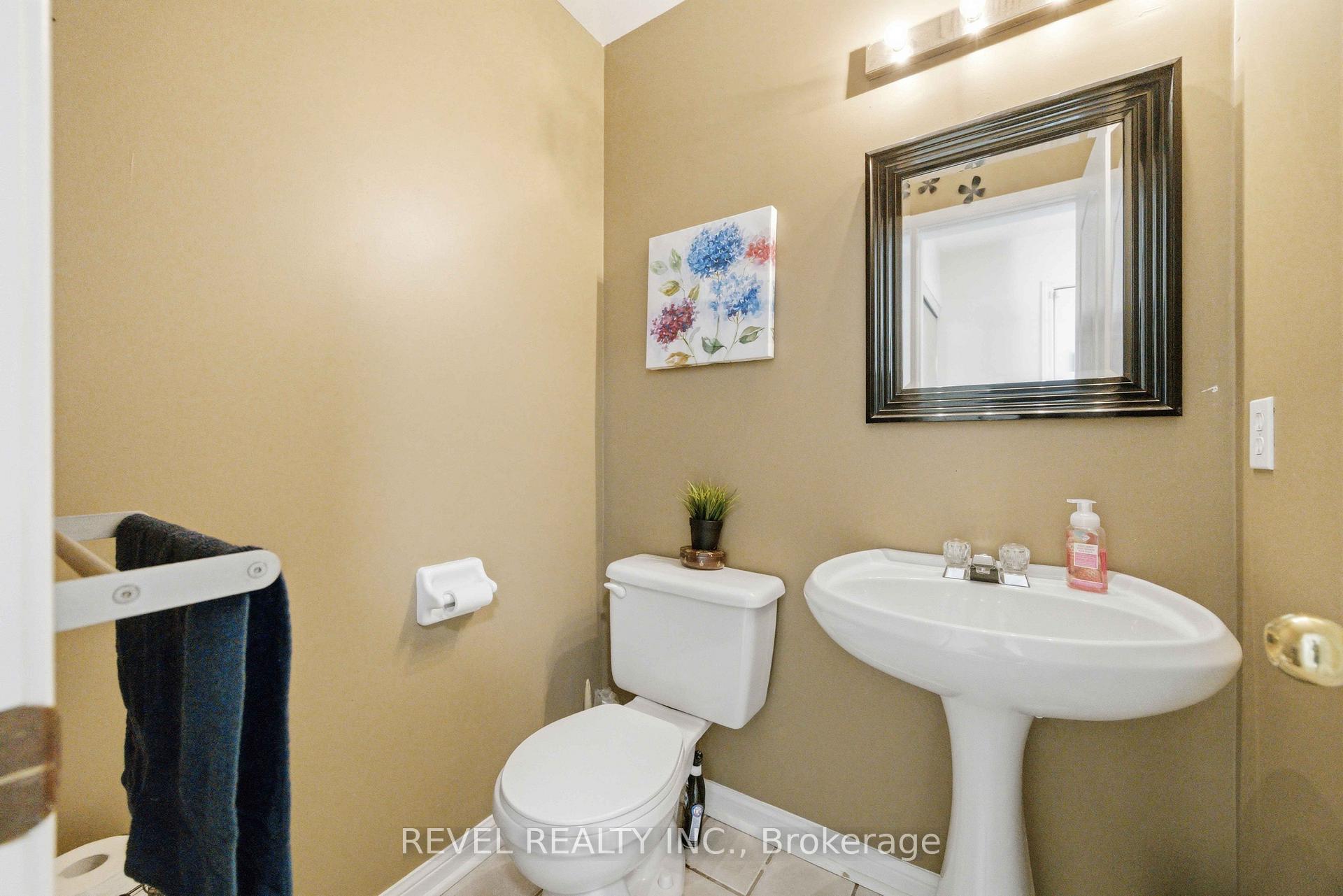 Photo 5 of 56 Greengrove Way, Whitby, Rolling Acres — HOMEH