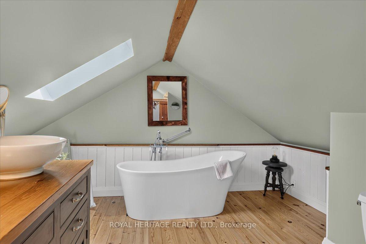 Photo 32 of 210 Cosh's Road, Kawartha Lakes, Verulam — HOMEH