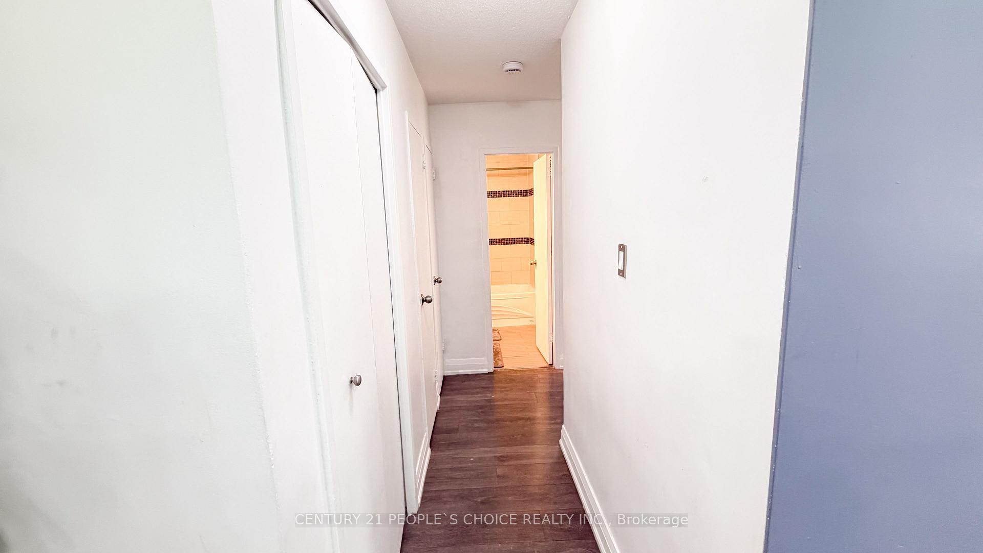 Photo 5 of Unit 201, 2485 Woking Crescent, Mississauga, Sheridan — HOMEH