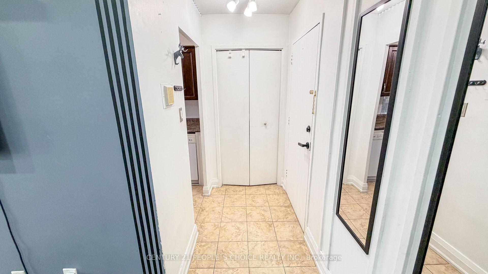 Photo 8 of Unit 201, 2485 Woking Crescent, Mississauga, Sheridan — HOMEH