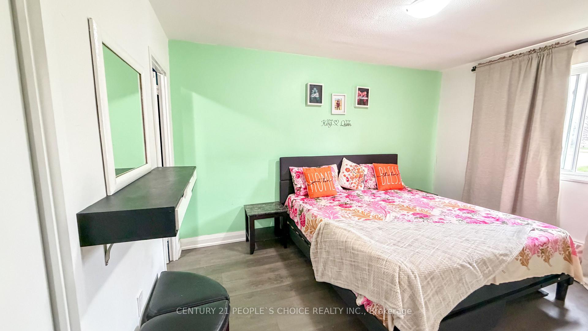 Photo 11 of Unit 201, 2485 Woking Crescent, Mississauga, Sheridan — HOMEH