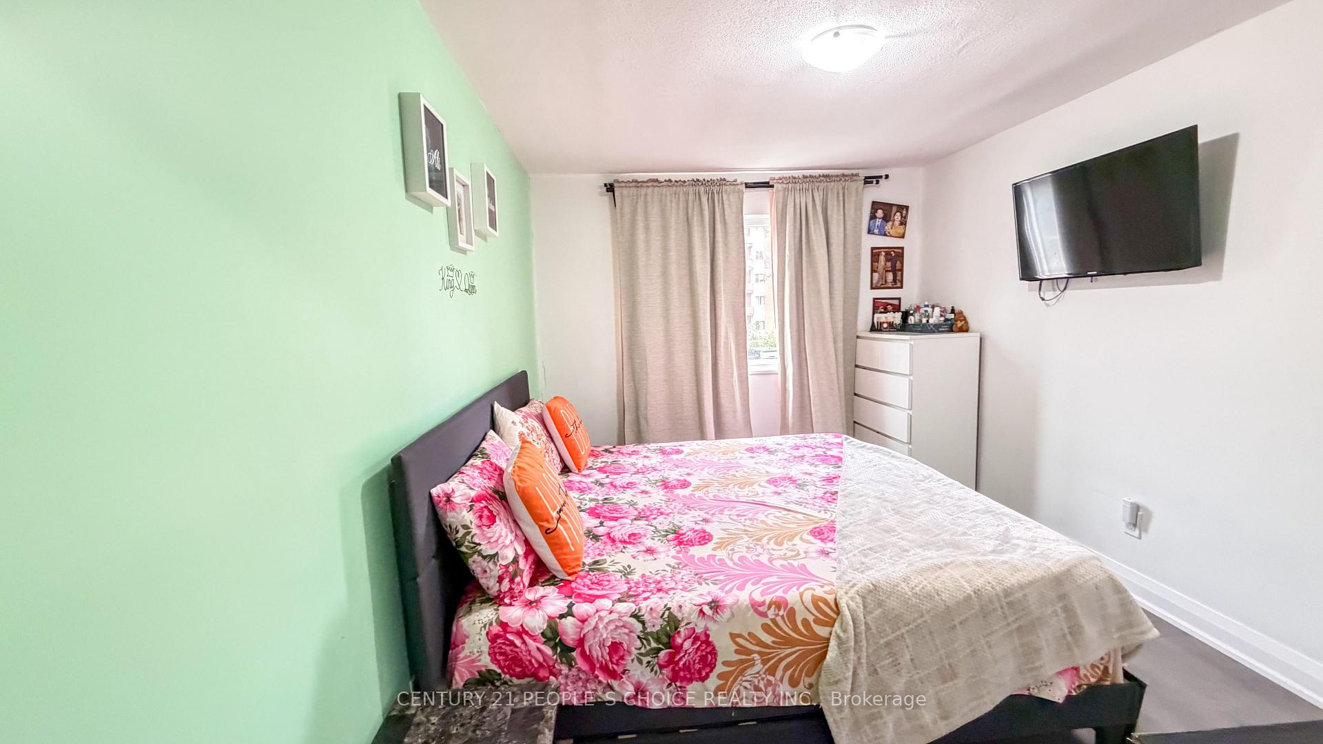 Photo 12 of Unit 201, 2485 Woking Crescent, Mississauga, Sheridan — HOMEH