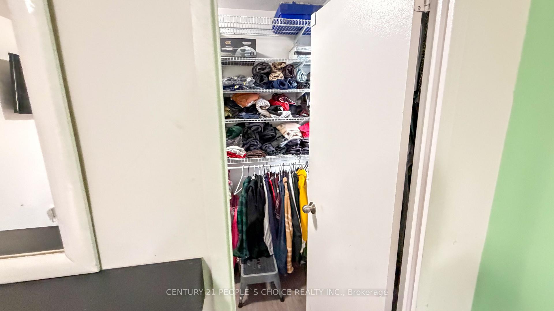 Photo 15 of Unit 201, 2485 Woking Crescent, Mississauga, Sheridan — HOMEH