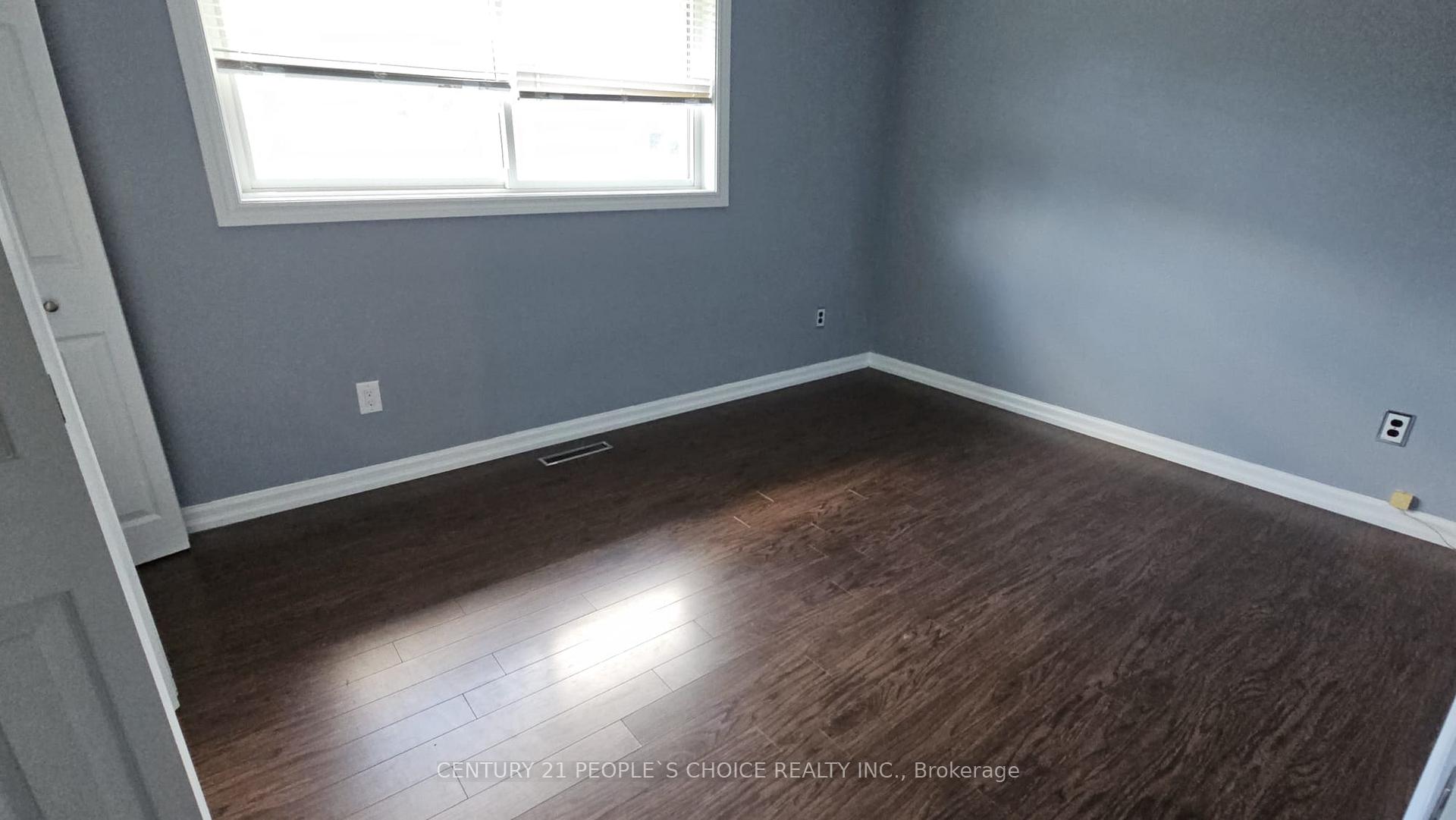 Photo 4 of 98 Lynbrook Drive, Hamilton, Rolston — HOMEH