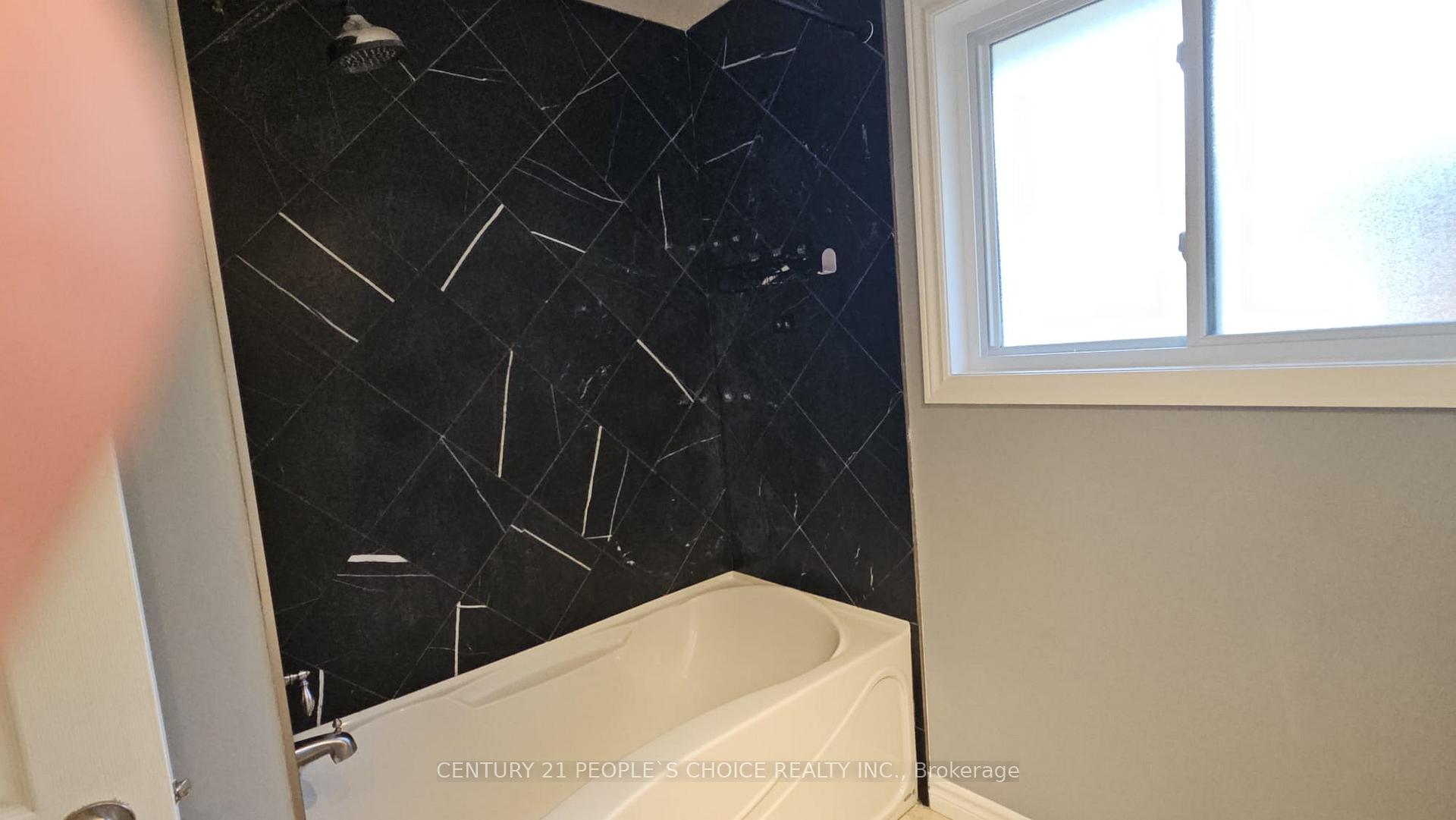 Photo 11 of 98 Lynbrook Drive, Hamilton, Rolston — HOMEH