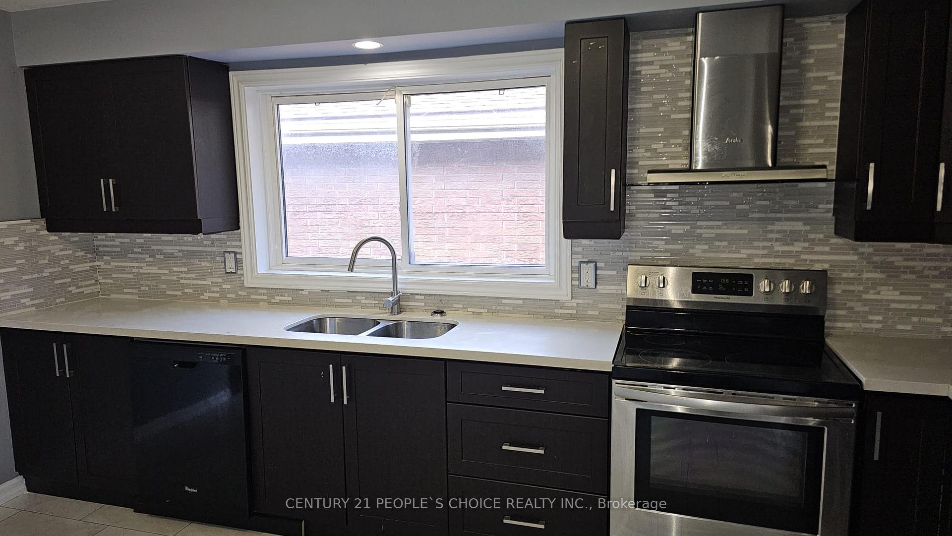 Photo 14 of 98 Lynbrook Drive, Hamilton, Rolston — HOMEH