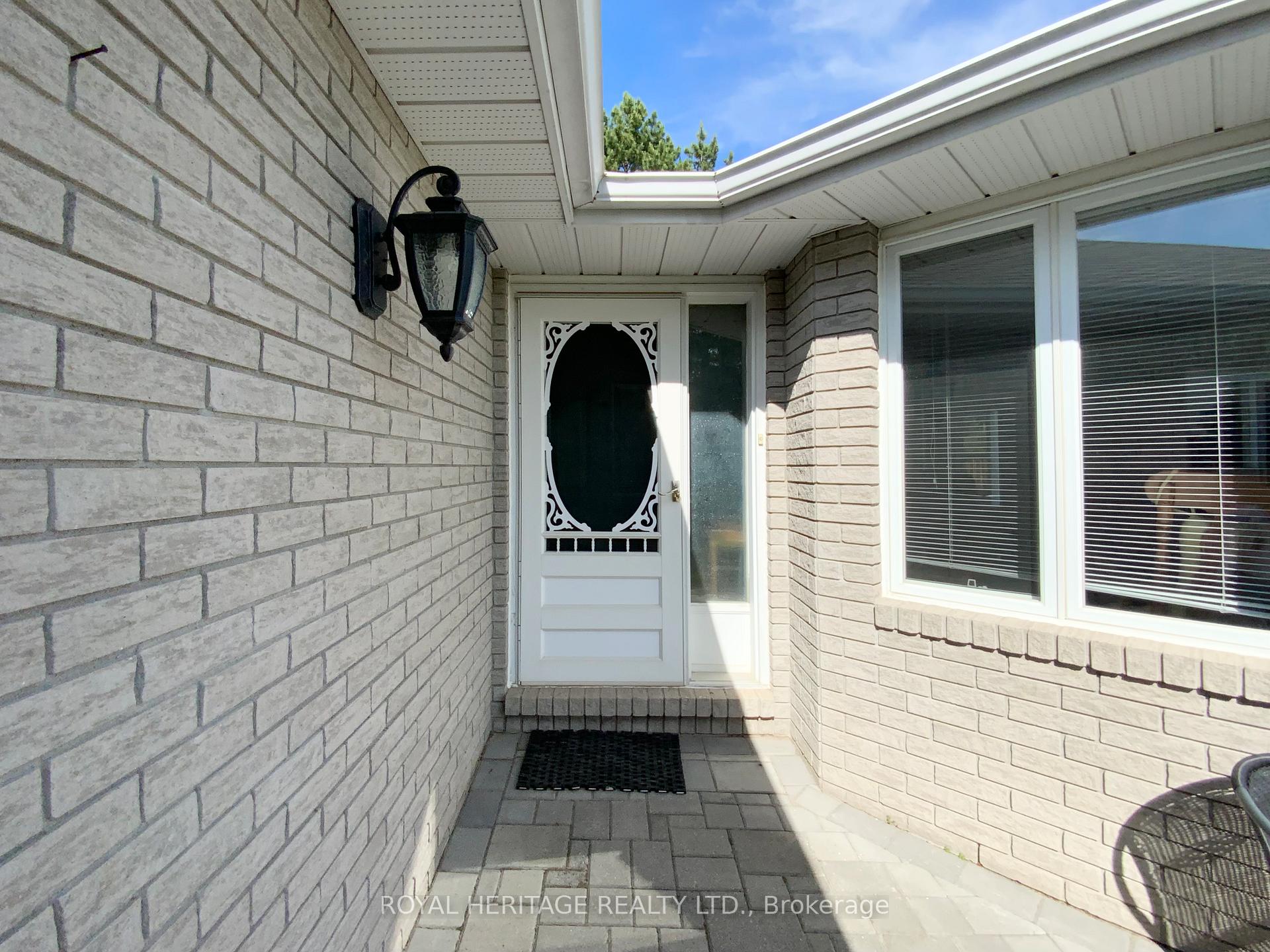 Photo 4 of 25 Hillview Drive, Kawartha Lakes, Bobcaygeon — HOMEH
