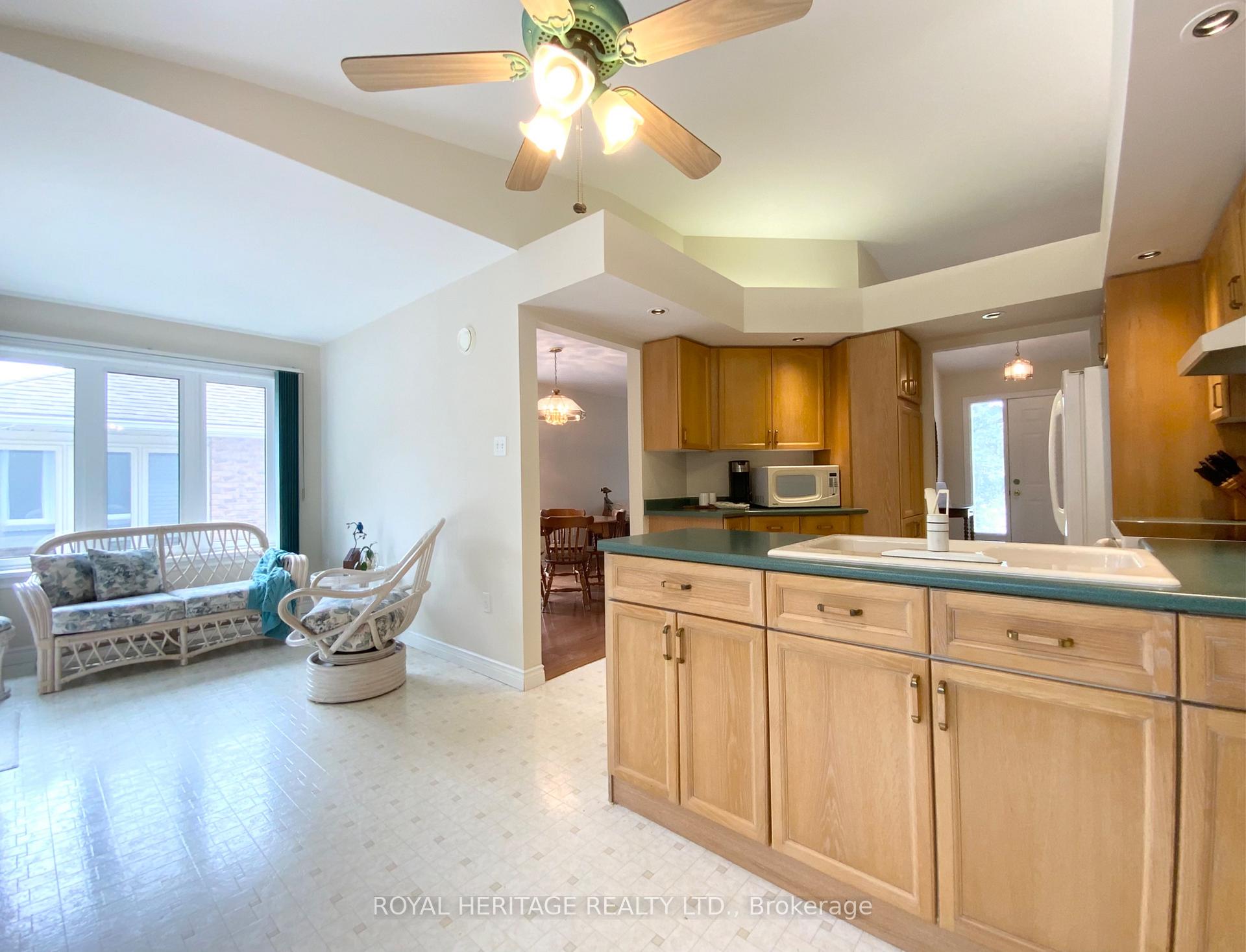 Photo 9 of 25 Hillview Drive, Kawartha Lakes, Bobcaygeon — HOMEH