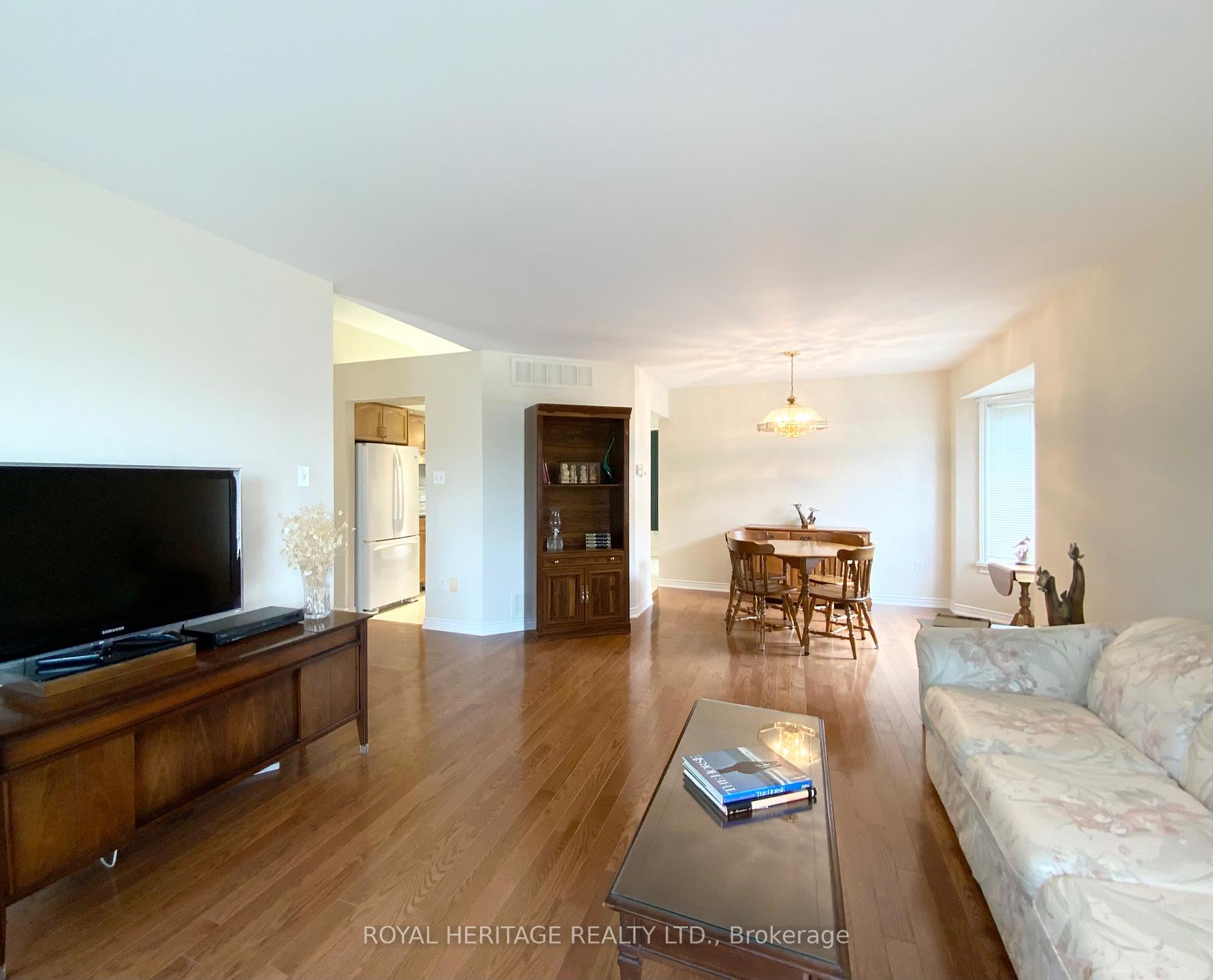 Photo 13 of 25 Hillview Drive, Kawartha Lakes, Bobcaygeon — HOMEH