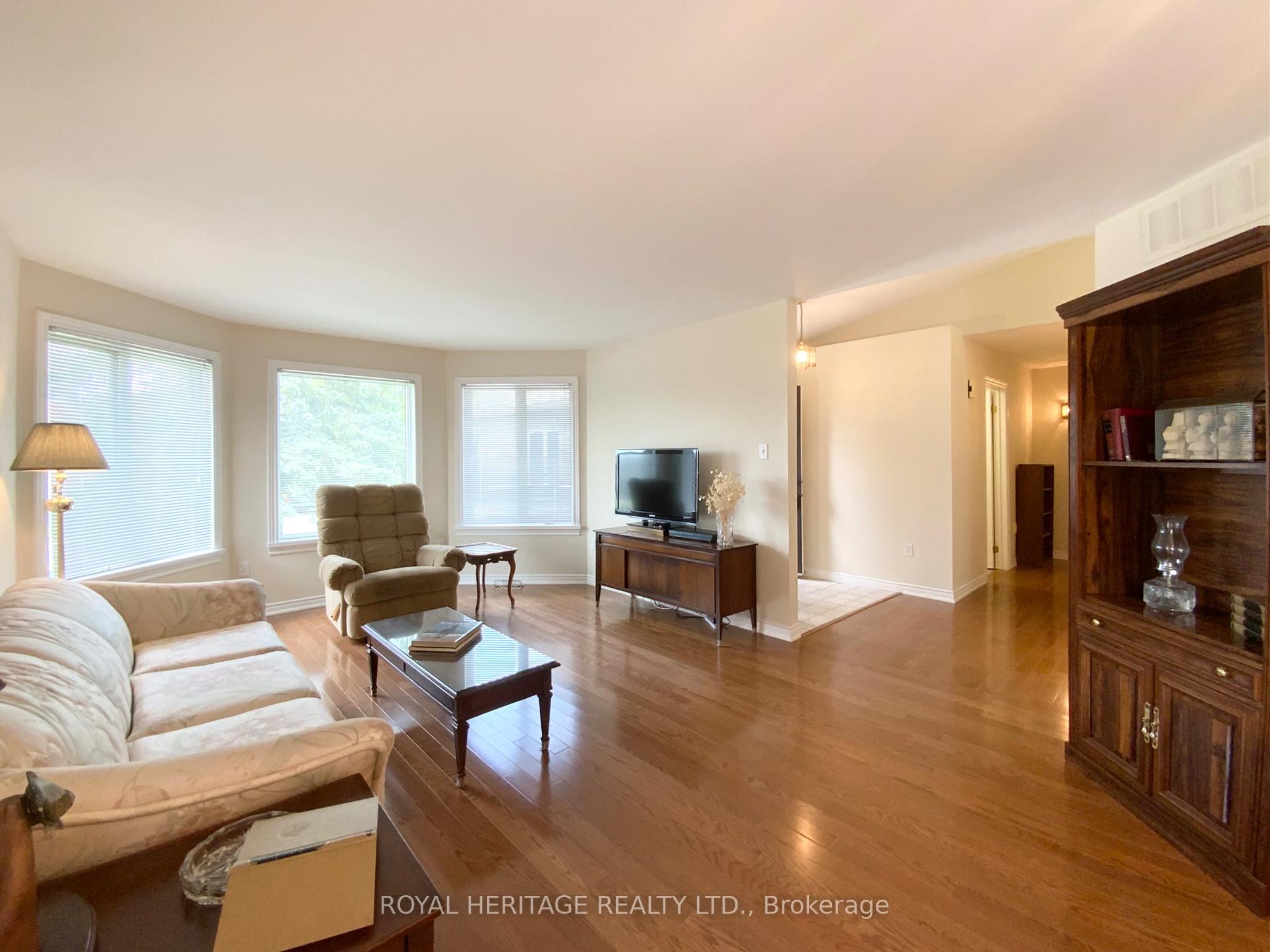 Photo 15 of 25 Hillview Drive, Kawartha Lakes, Bobcaygeon — HOMEH