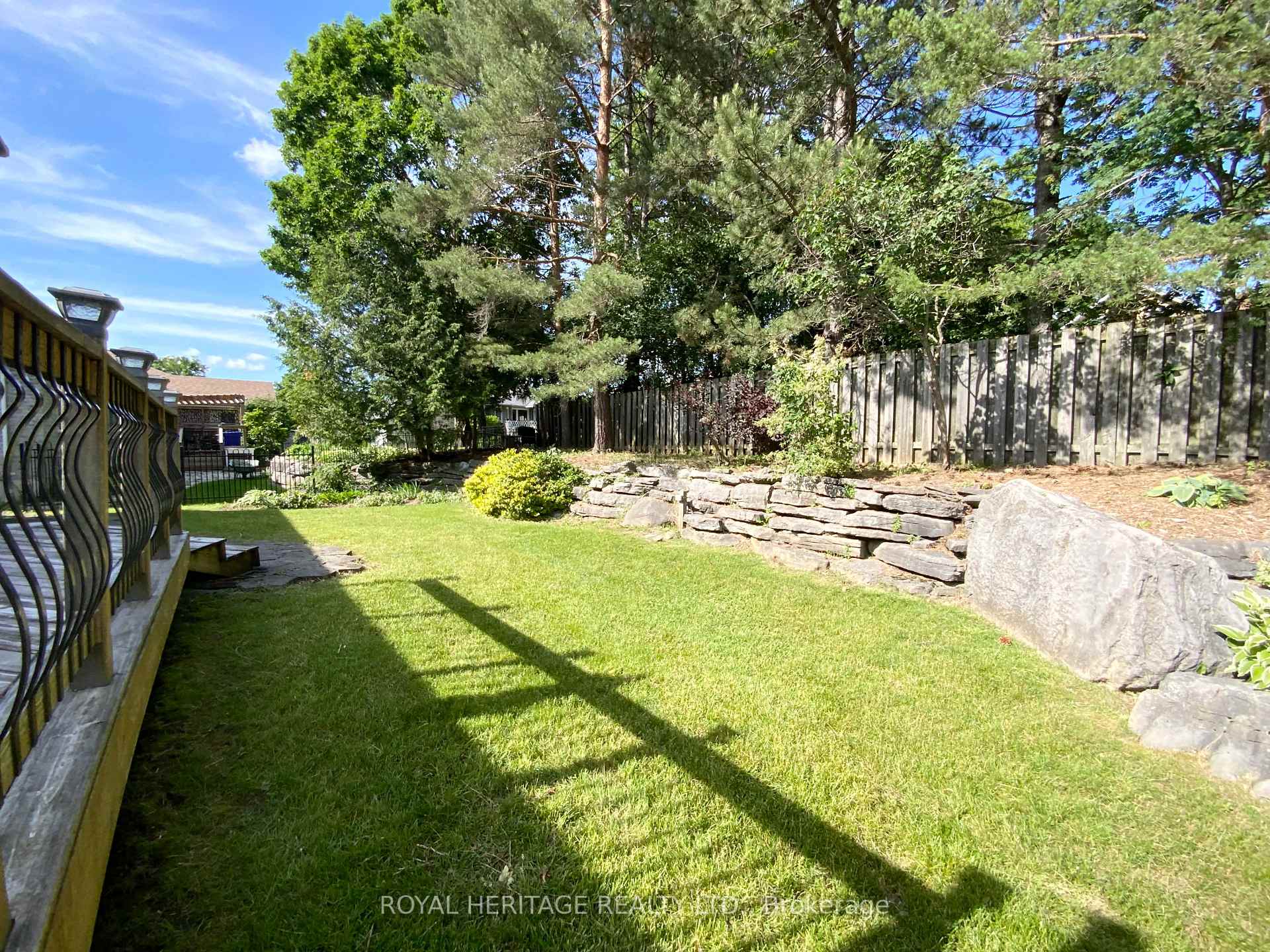 Photo 28 of 25 Hillview Drive, Kawartha Lakes, Bobcaygeon — HOMEH