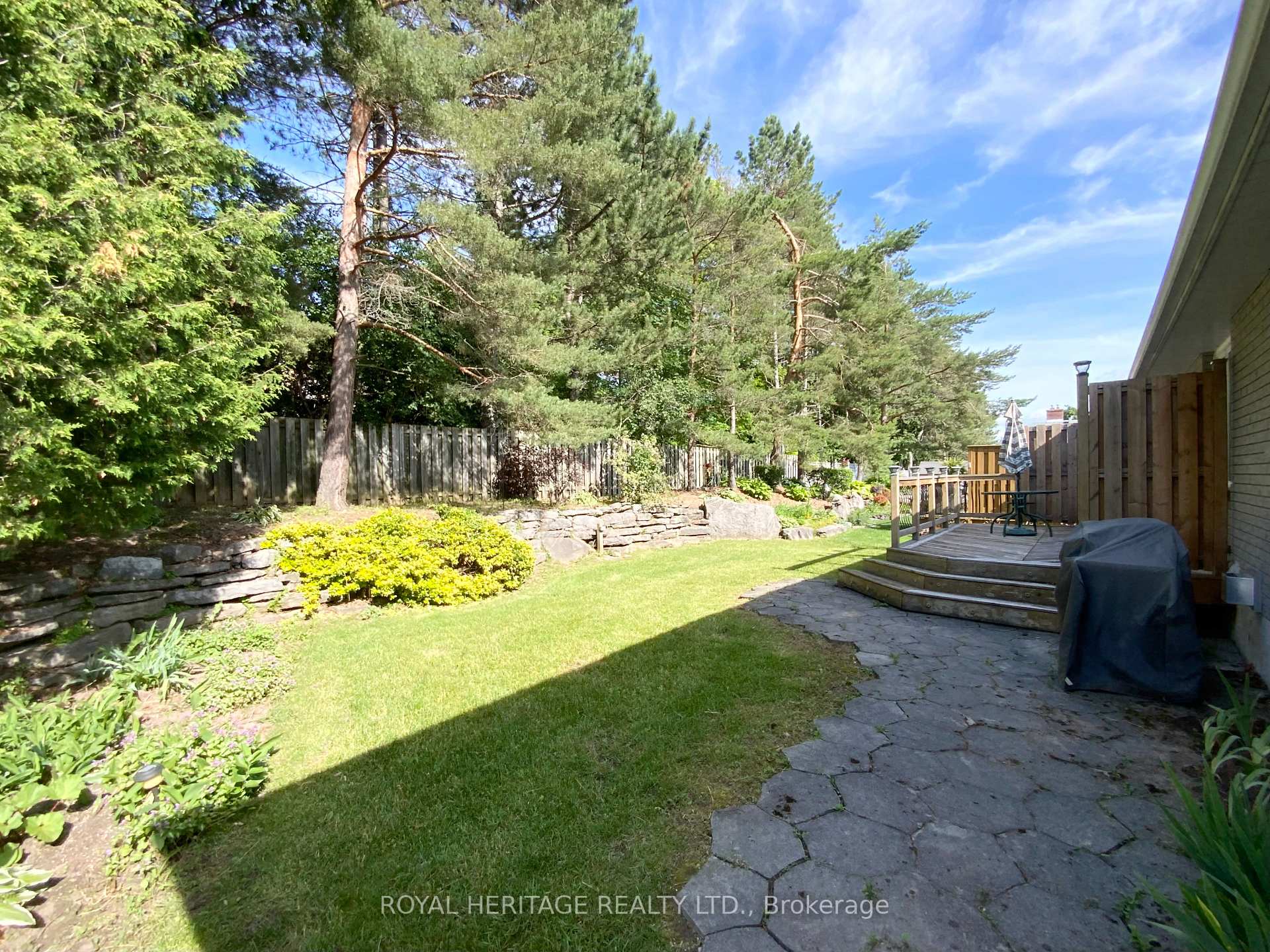 Photo 29 of 25 Hillview Drive, Kawartha Lakes, Bobcaygeon — HOMEH