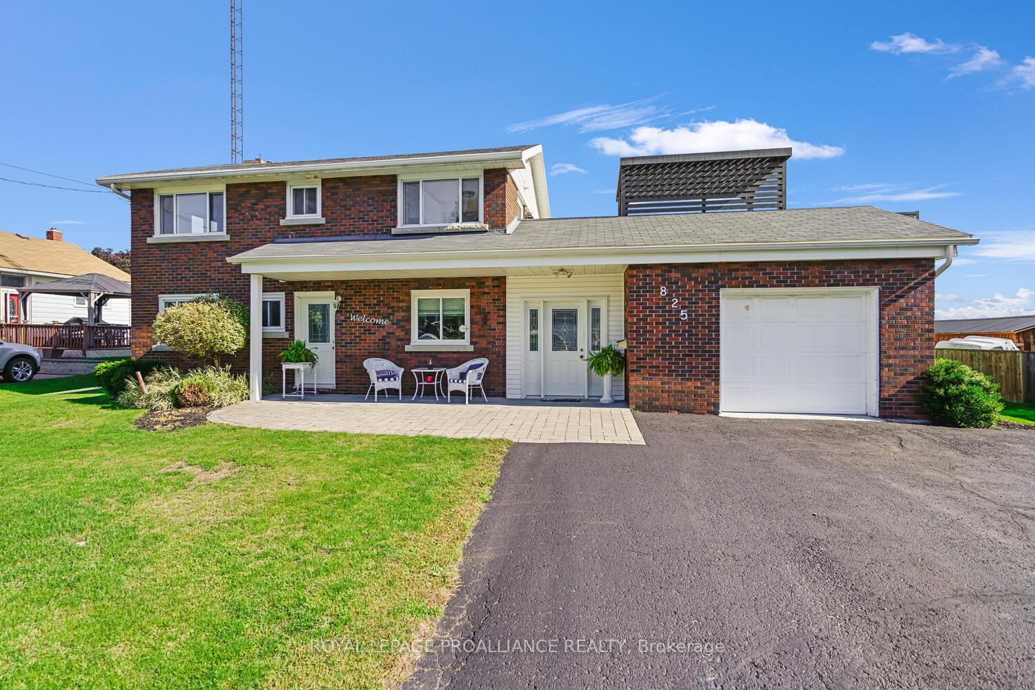 Photo 1 of 825 Joseph Street, Edwardsburgh/Cardinal, Town of Cardinal — HOMEH