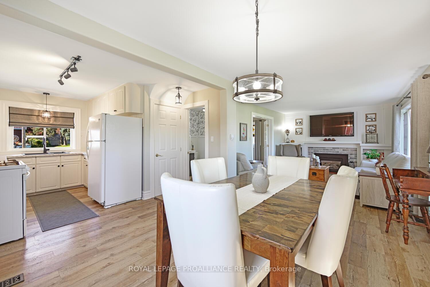 Photo 13 of 825 Joseph Street, Edwardsburgh/Cardinal, Town of Cardinal — HOMEH
