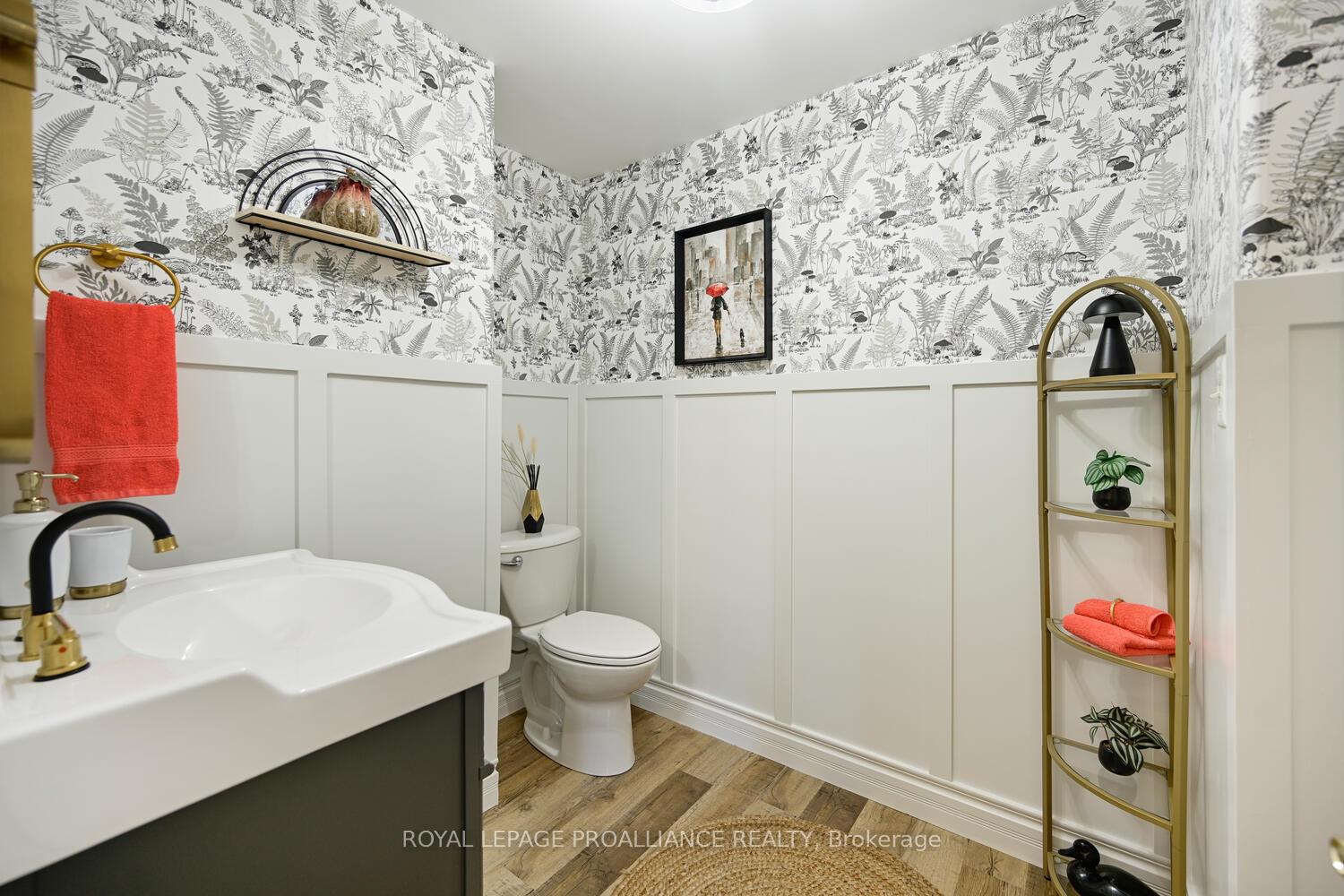 Photo 17 of 825 Joseph Street, Edwardsburgh/Cardinal, Town of Cardinal — HOMEH