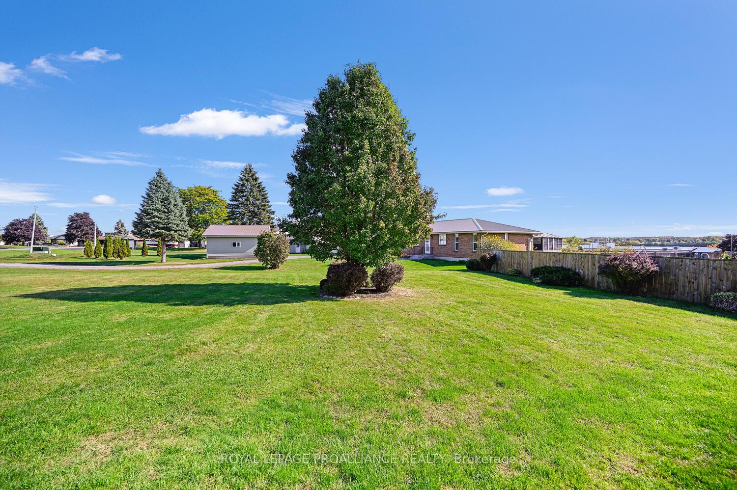 Photo 31 of 825 Joseph Street, Edwardsburgh/Cardinal, Town of Cardinal — HOMEH