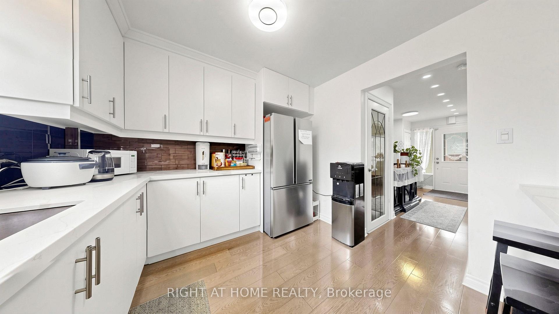 Photo 6 of 22 Brigham Court, Etobicoke, Elms-Old Rexdale — HOMEH