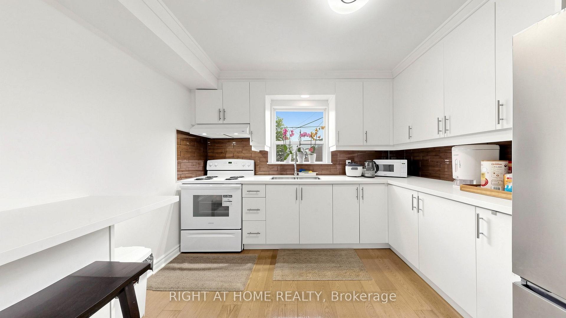 Photo 7 of 22 Brigham Court, Etobicoke, Elms-Old Rexdale — HOMEH
