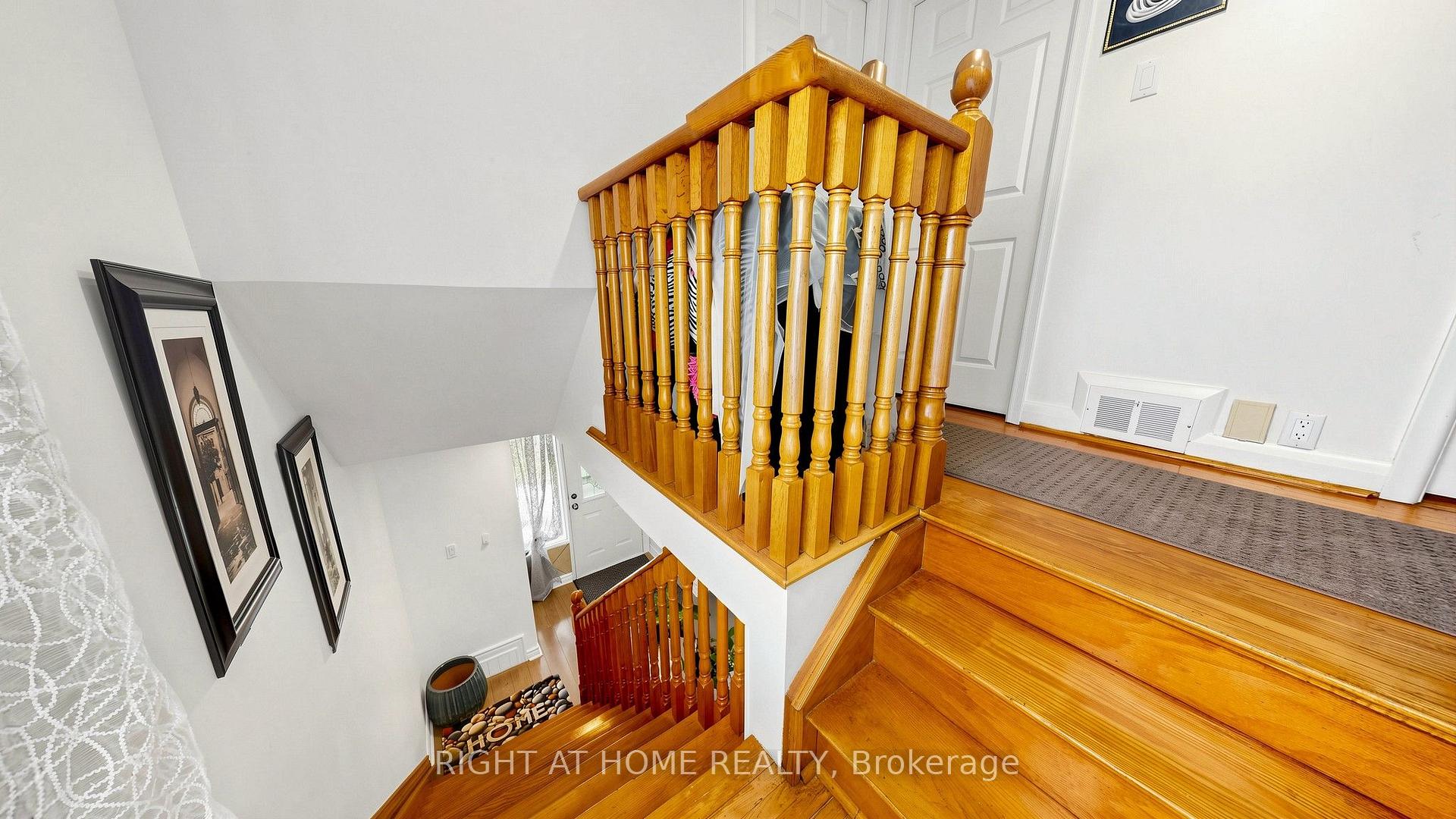 Photo 11 of 22 Brigham Court, Etobicoke, Elms-Old Rexdale — HOMEH