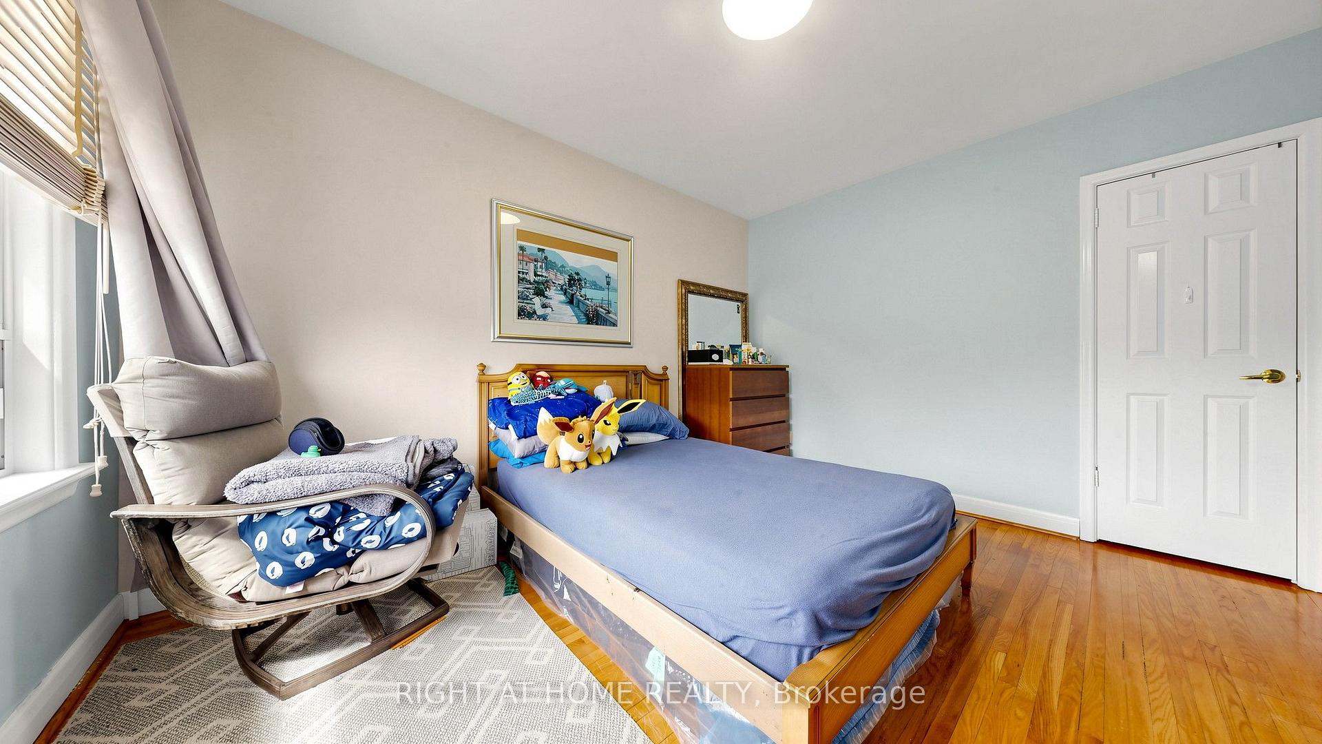 Photo 14 of 22 Brigham Court, Etobicoke, Elms-Old Rexdale — HOMEH