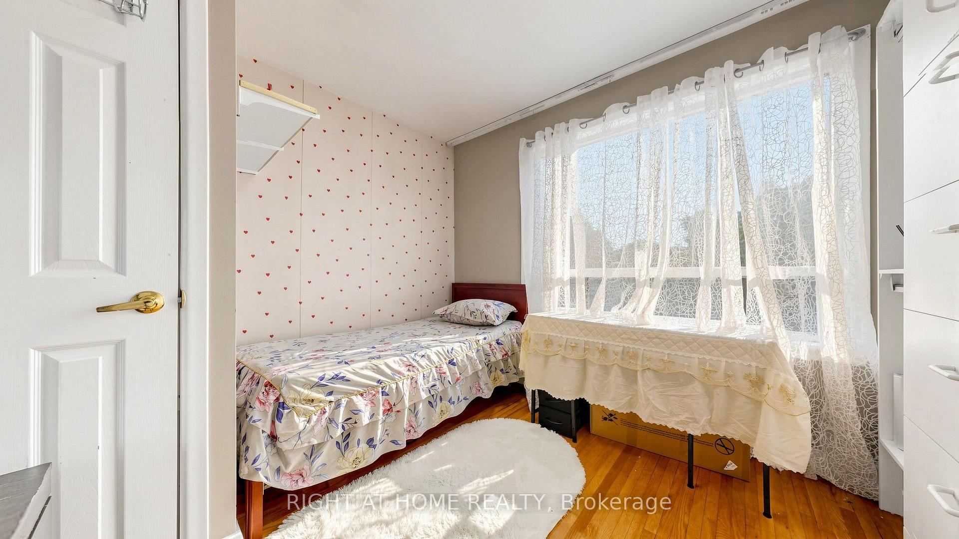 Photo 17 of 22 Brigham Court, Etobicoke, Elms-Old Rexdale — HOMEH