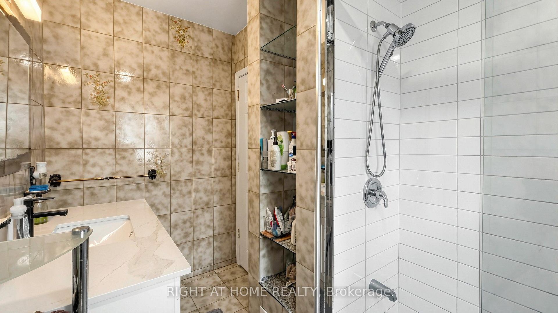 Photo 20 of 22 Brigham Court, Etobicoke, Elms-Old Rexdale — HOMEH