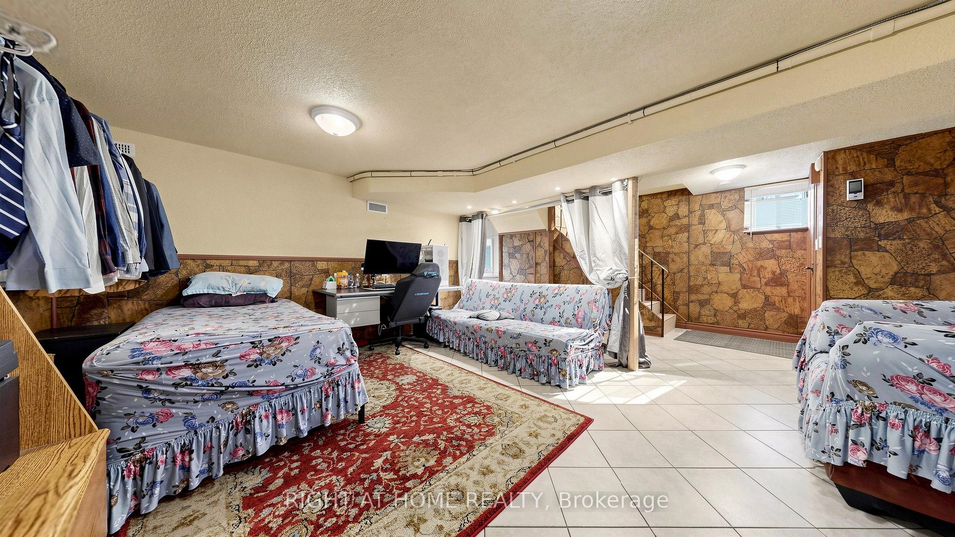 Photo 27 of 22 Brigham Court, Etobicoke, Elms-Old Rexdale — HOMEH