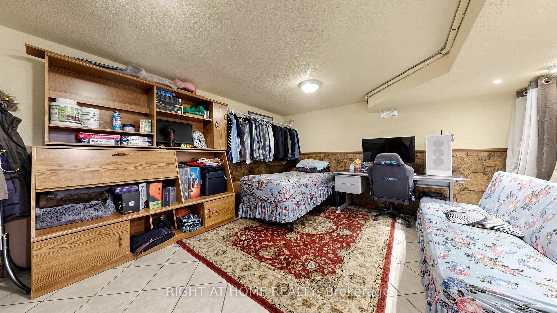 Photo 28 of 22 Brigham Court, Etobicoke, Elms-Old Rexdale — HOMEH