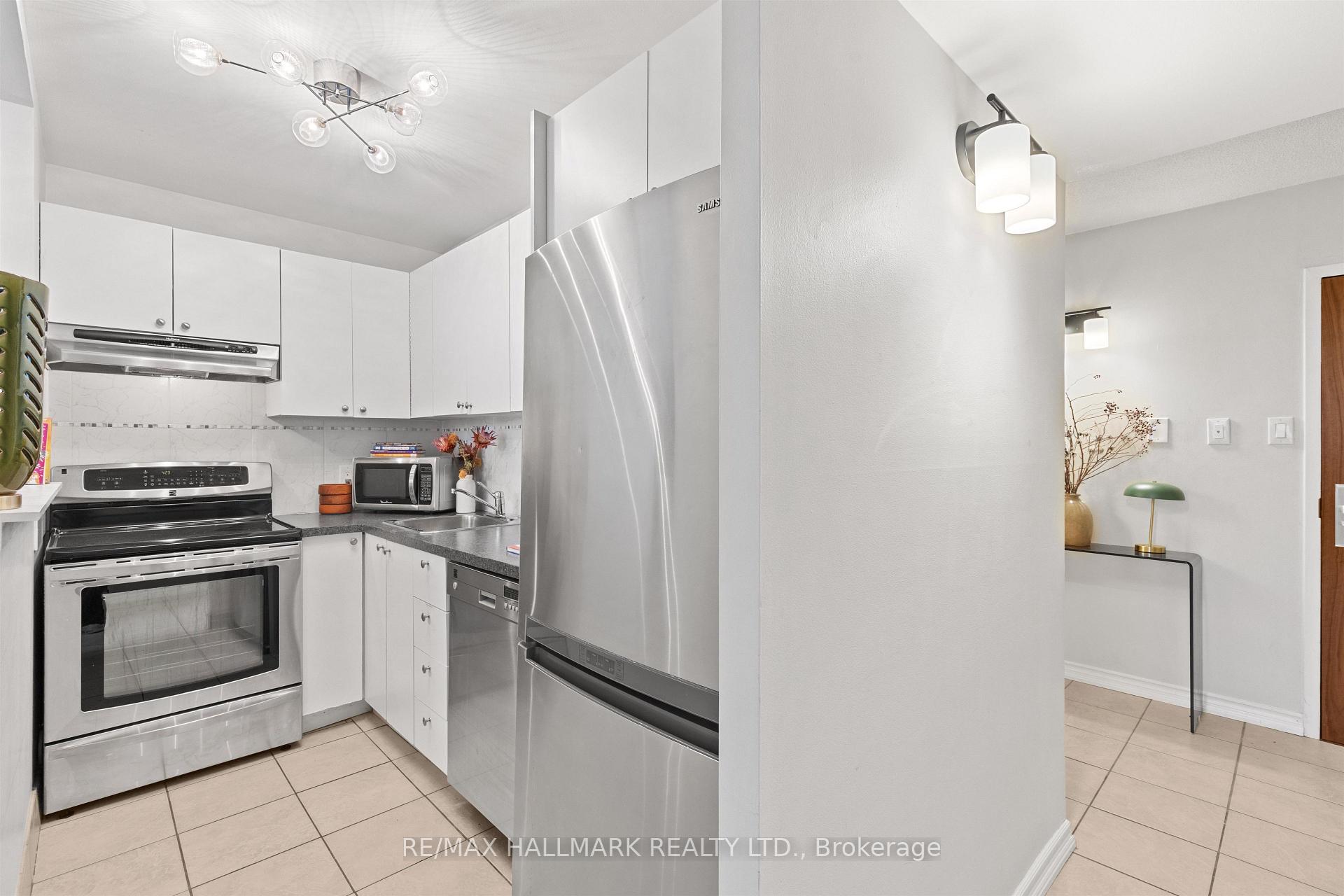 Photo 8 of Unit 1603, 914 Yonge Street, Toronto, The Annex — HOMEH