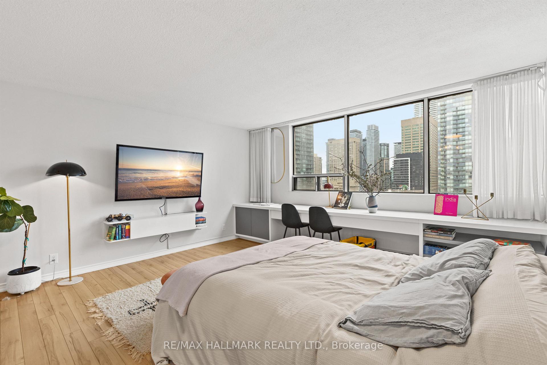 Photo 12 of Unit 1603, 914 Yonge Street, Toronto, The Annex — HOMEH