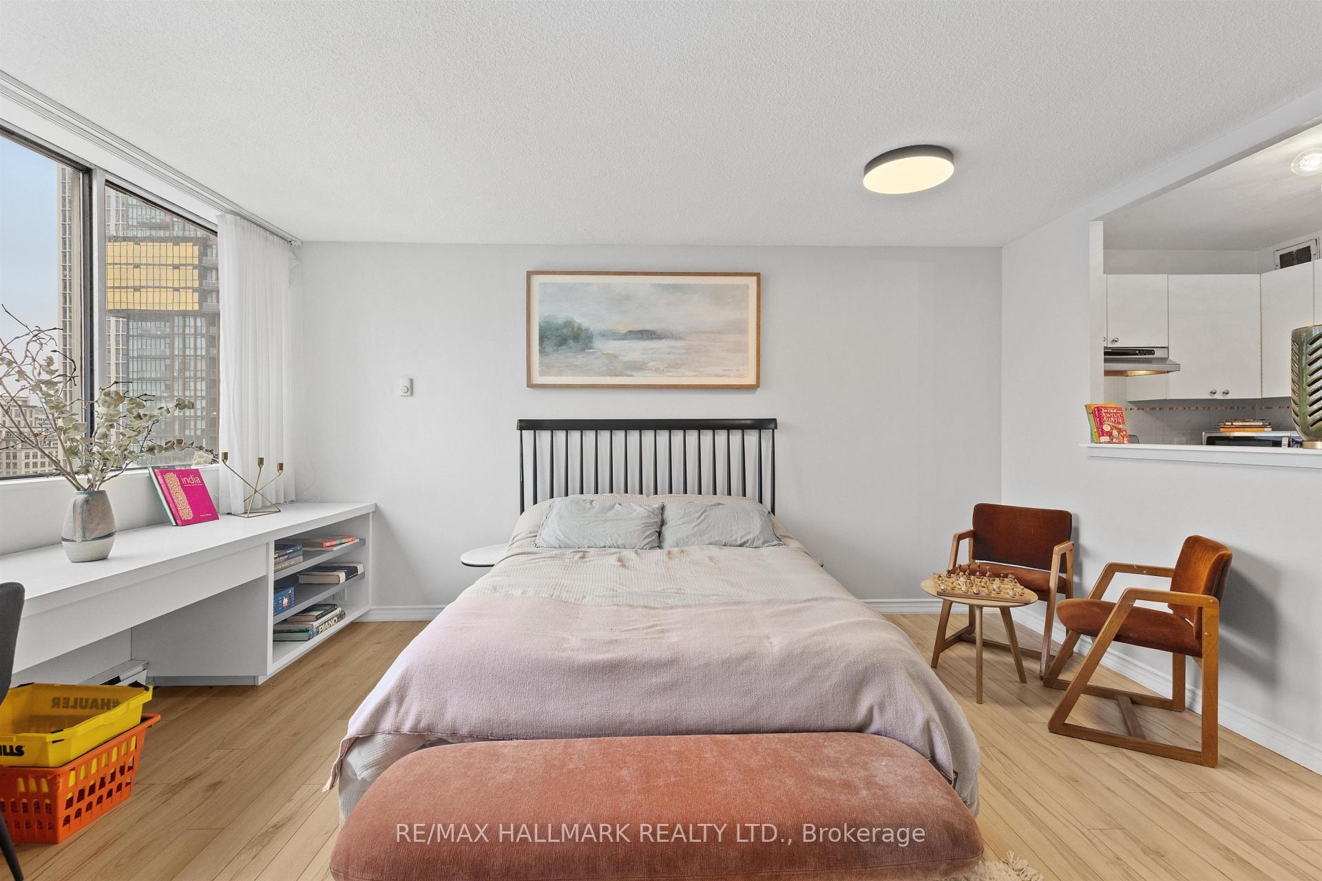 Photo 15 of Unit 1603, 914 Yonge Street, Toronto, The Annex — HOMEH
