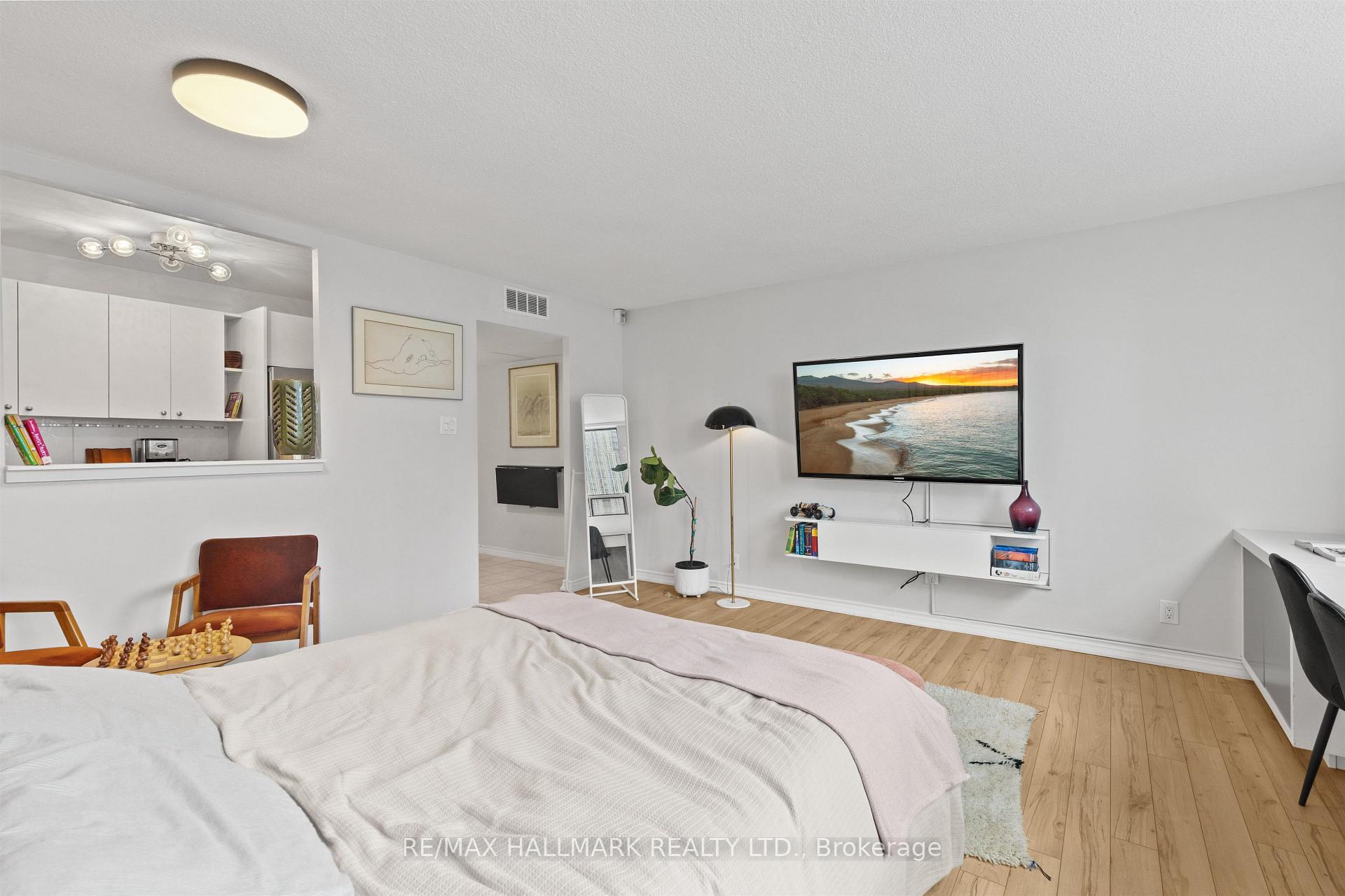 Photo 16 of Unit 1603, 914 Yonge Street, Toronto, The Annex — HOMEH