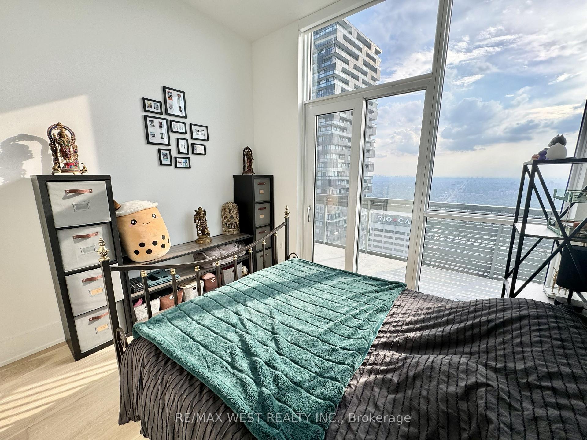 Photo 22 of Unit 4603, 39 Roehampton Avenue, Toronto, Mount Pleasant West — HOMEH